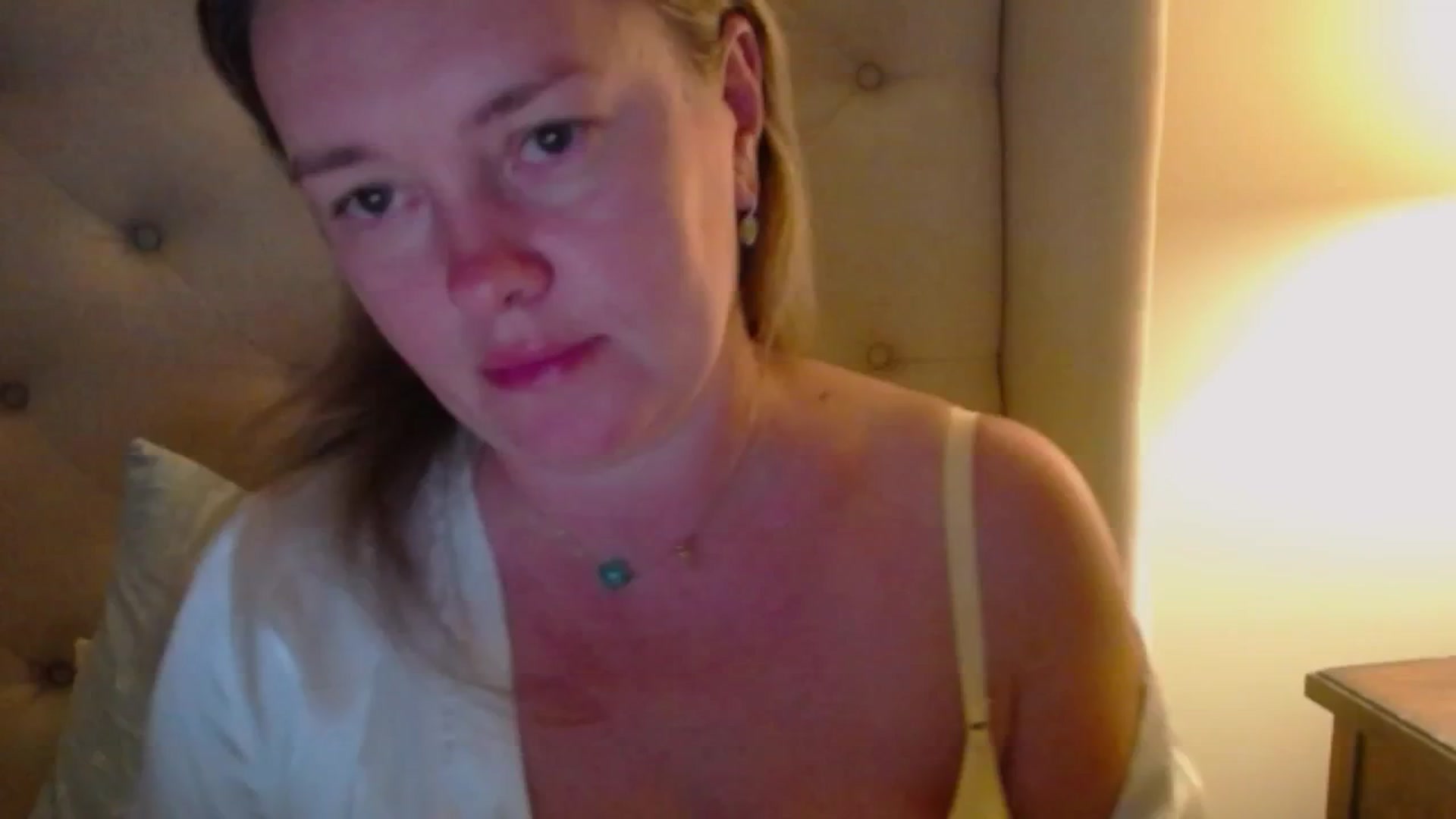 Gallery image thumbnail from J0llye's myfreecams stream on, 07/24/2024, 03:55 image 6 of 20