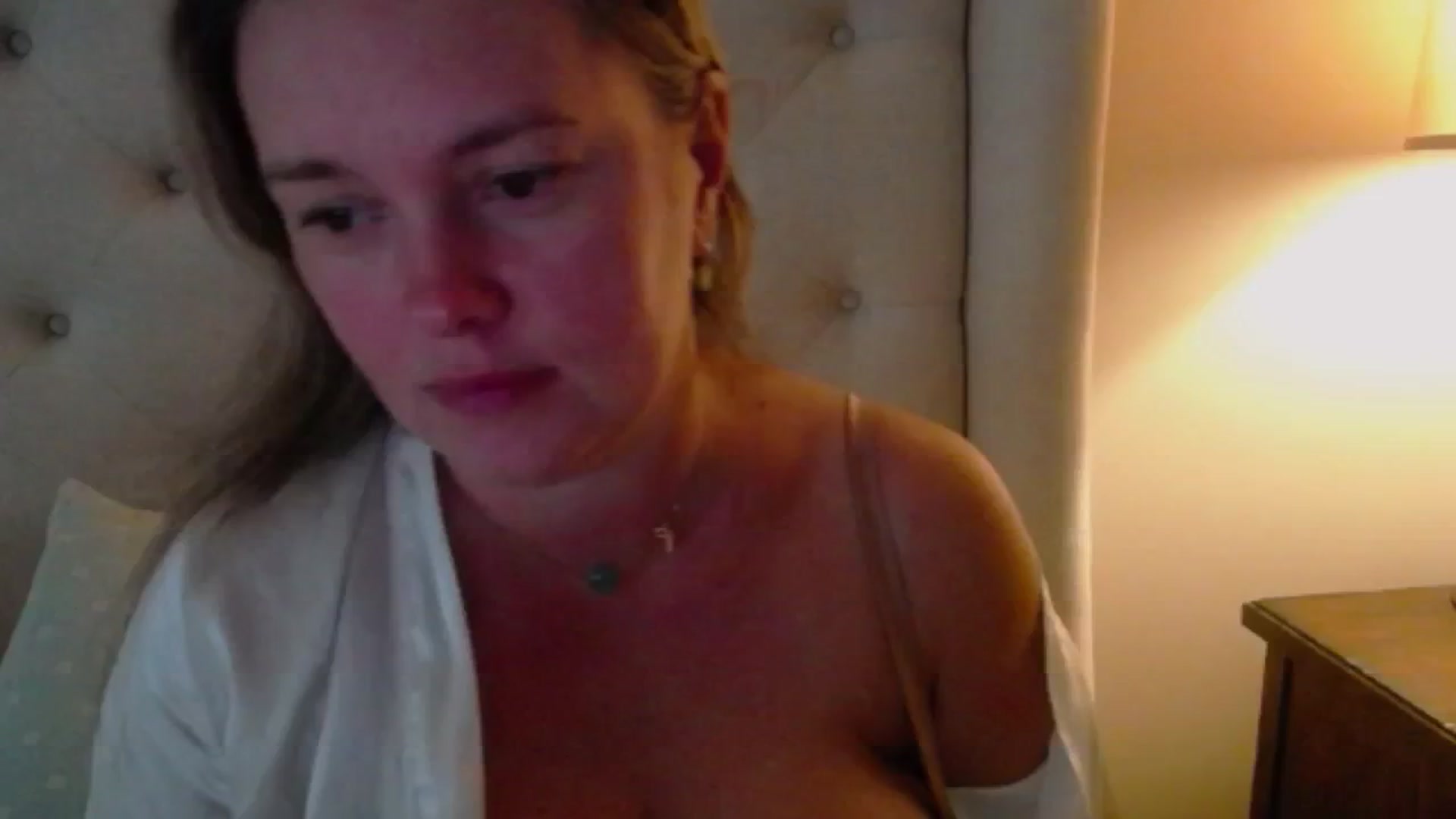 Gallery image thumbnail from J0llye's myfreecams stream on, 07/24/2024, 20:09 image 10 of 20