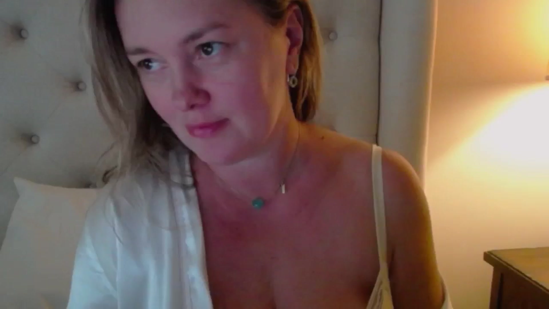 Gallery image thumbnail from J0llye's myfreecams stream on, 07/26/2024, 19:39 image 2 of 20