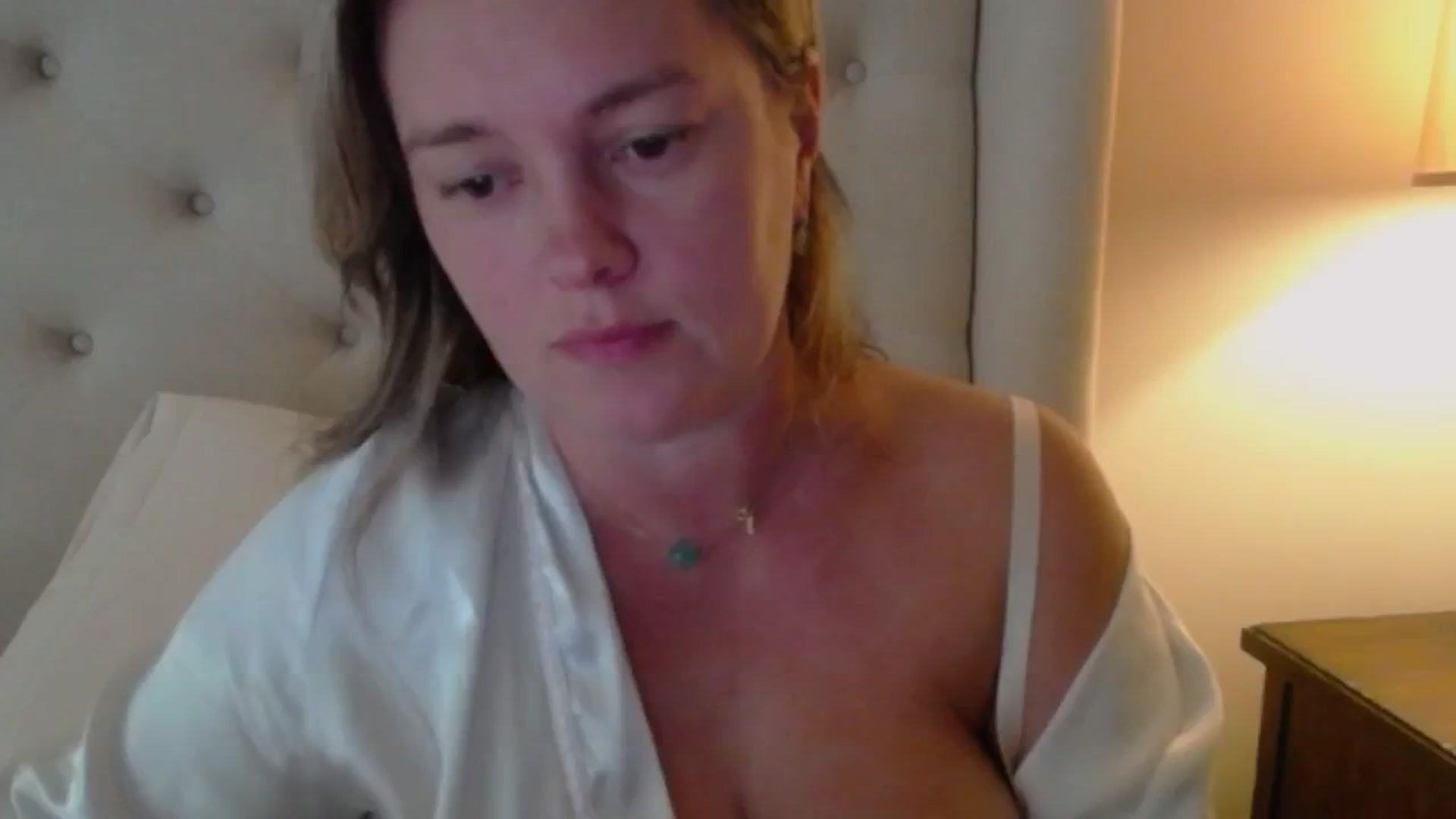 Gallery image thumbnail from J0llye's myfreecams stream on, 07/29/2024, 20:43 image 18 of 20