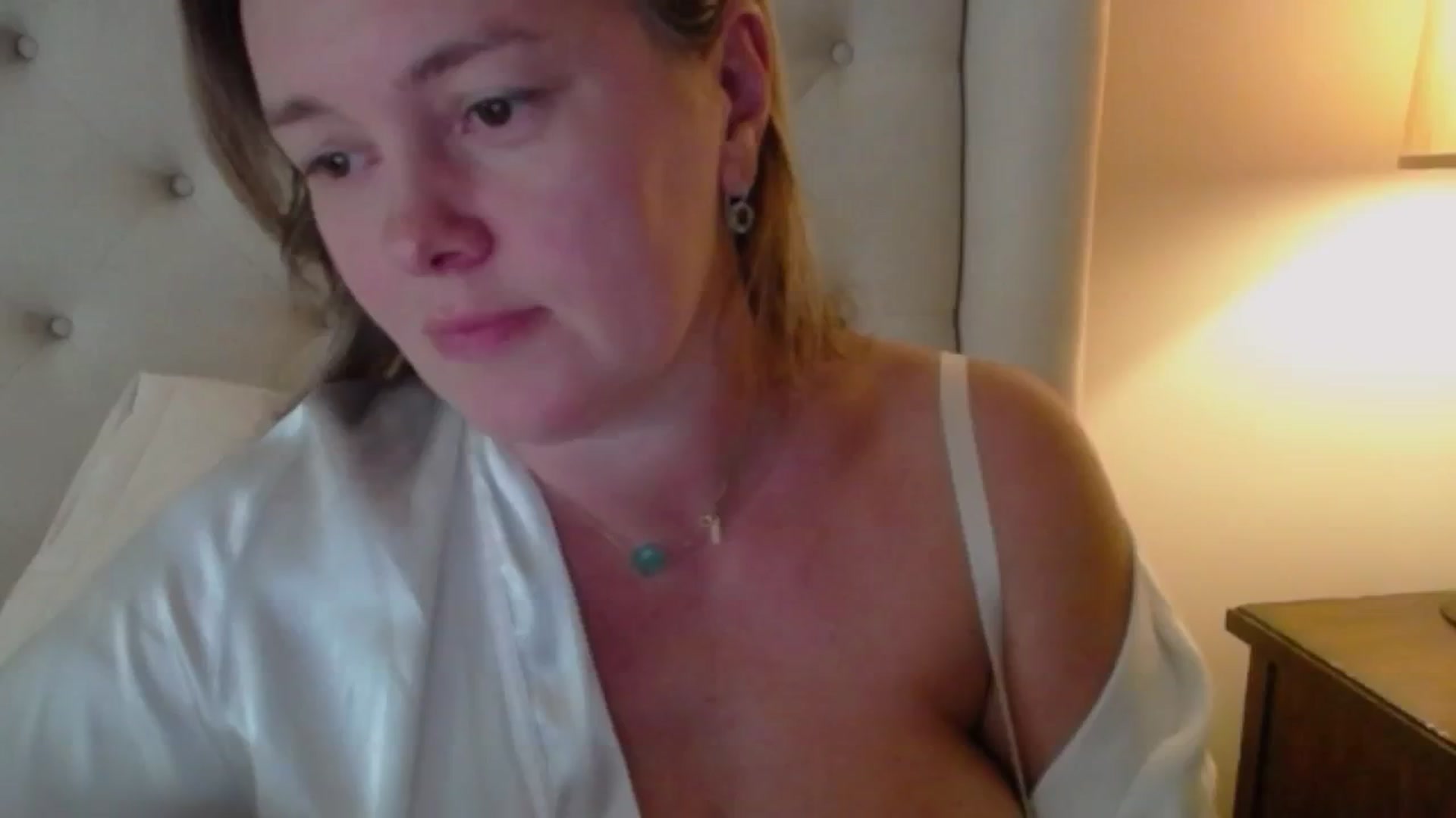 Gallery image thumbnail from J0llye's myfreecams stream on, 07/29/2024, 20:43 image 12 of 20