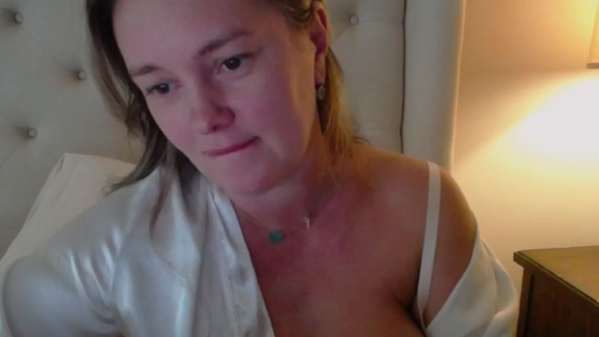 Gallery image thumbnail from J0llye's myfreecams stream on, 07/29/2024, 20:43 image 19 of 20