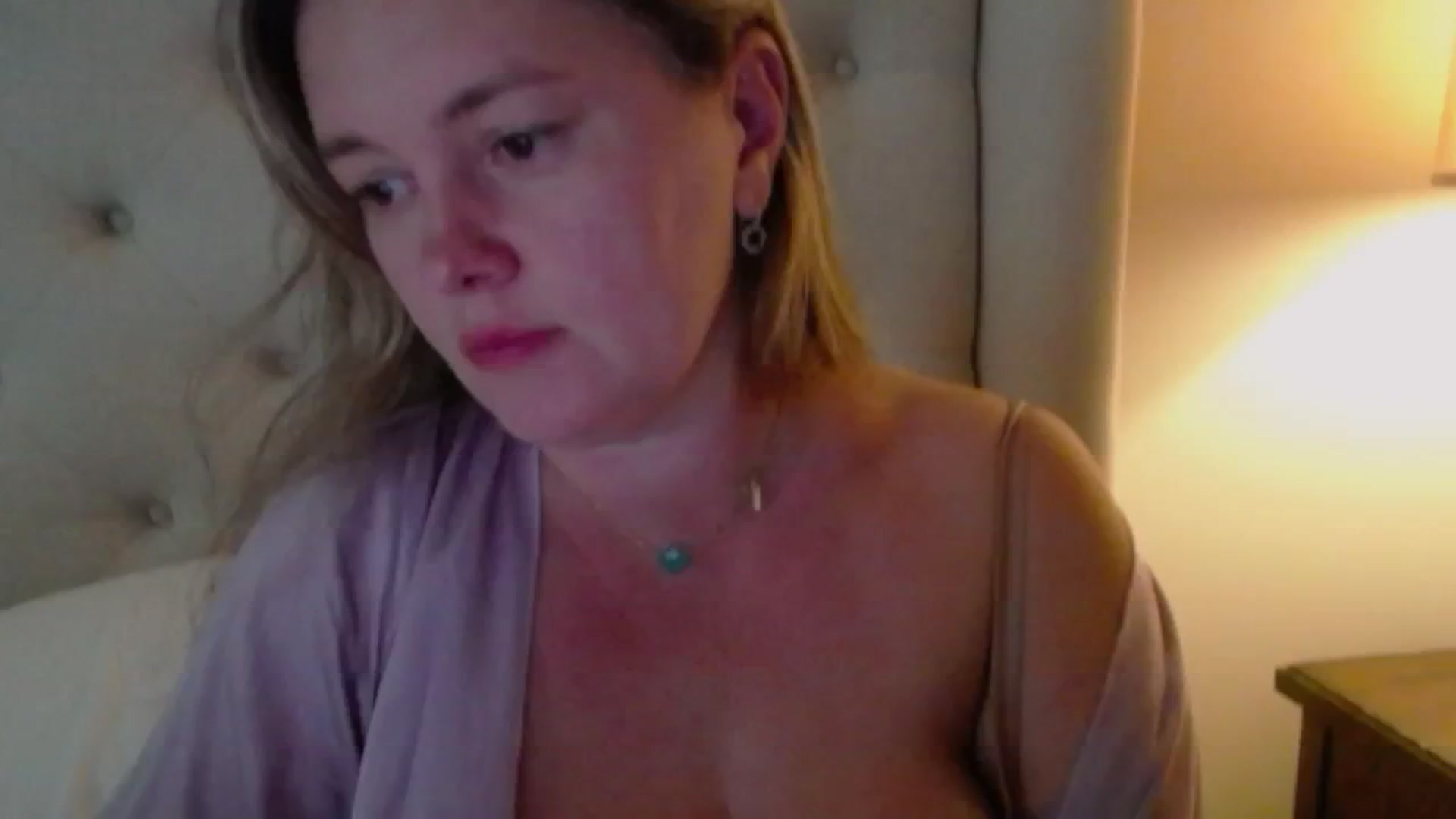 Gallery image thumbnail from J0llye's myfreecams stream on, 07/31/2024, 20:13 image 6 of 20