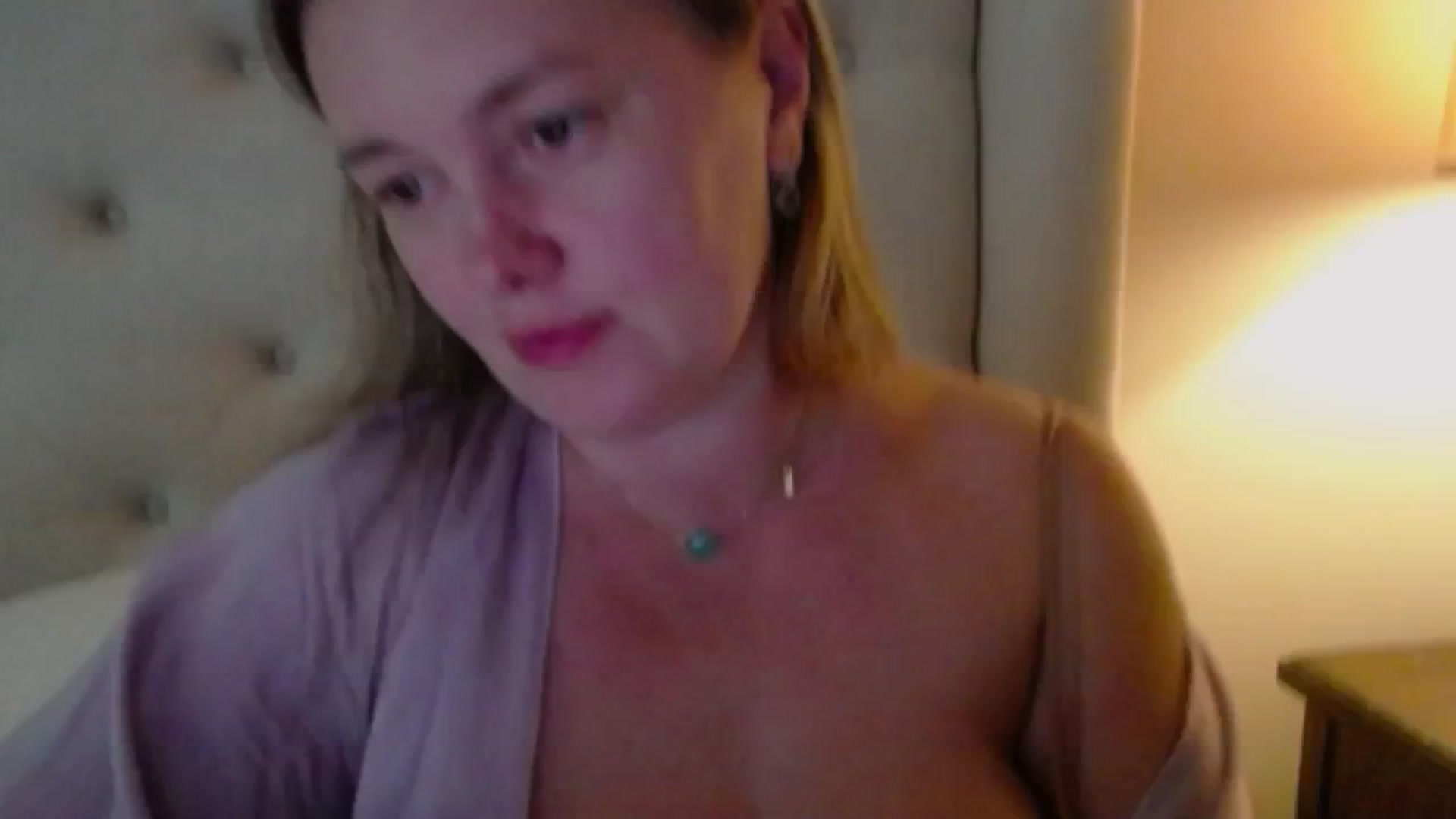 Gallery image thumbnail from J0llye's myfreecams stream on, 07/31/2024, 20:13 image 11 of 20