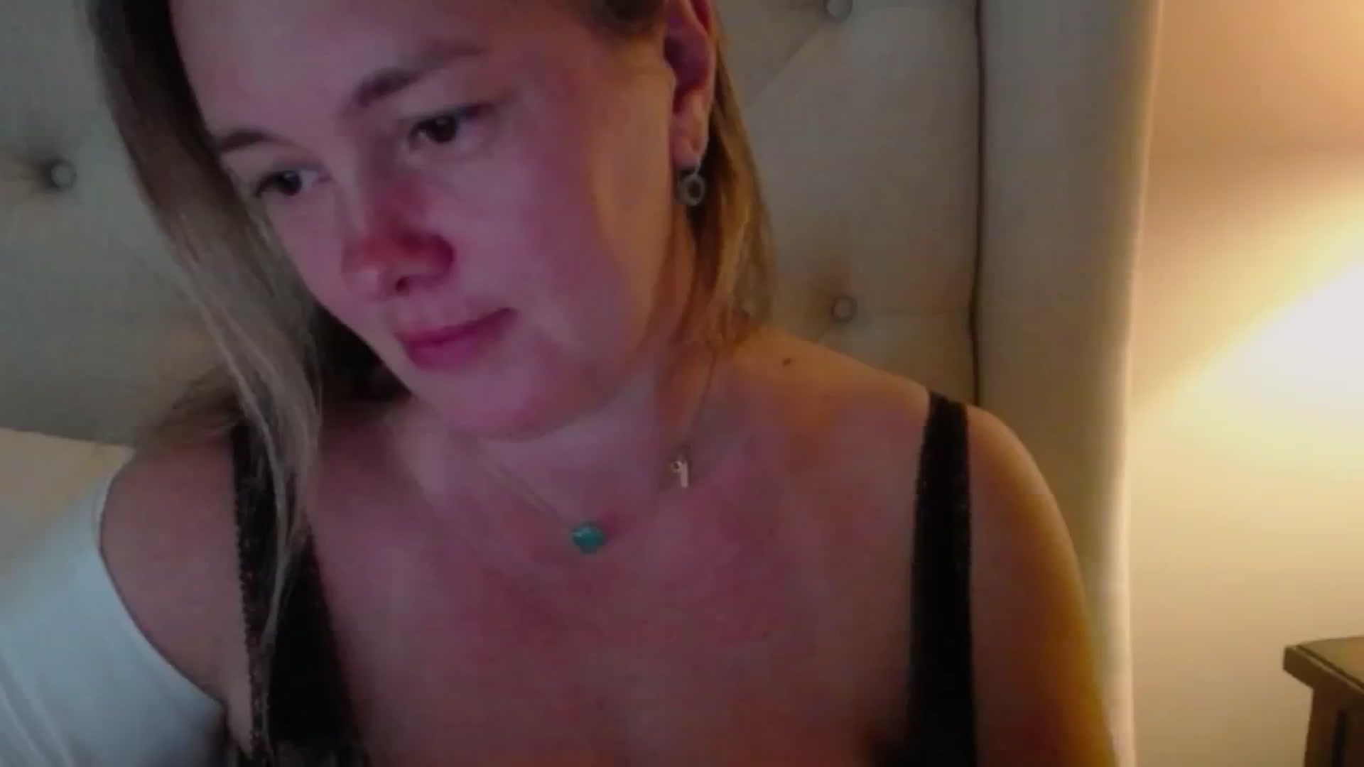 Gallery image thumbnail from J0llye's myfreecams stream on, 08/06/2024, 19:54 image 20 of 20