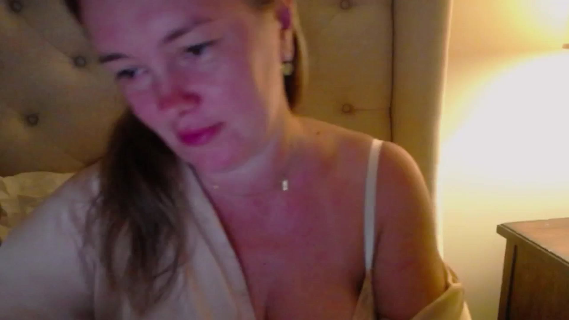 Gallery image thumbnail from J0llye's myfreecams stream on, 08/07/2024, 03:45 image 7 of 20