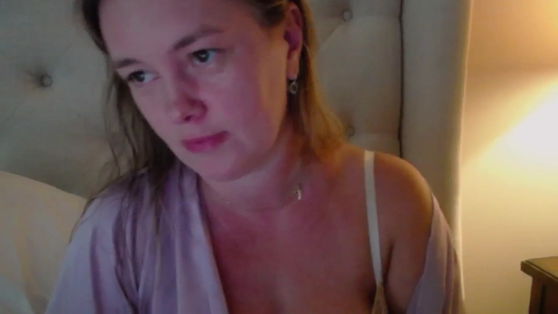 Gallery image thumbnail from J0llye's myfreecams stream on, 08/07/2024, 20:21 image 14 of 20