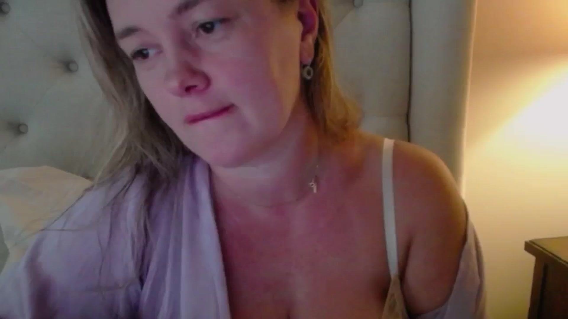 Gallery image thumbnail from J0llye's myfreecams stream on, 08/07/2024, 20:21 image 7 of 20
