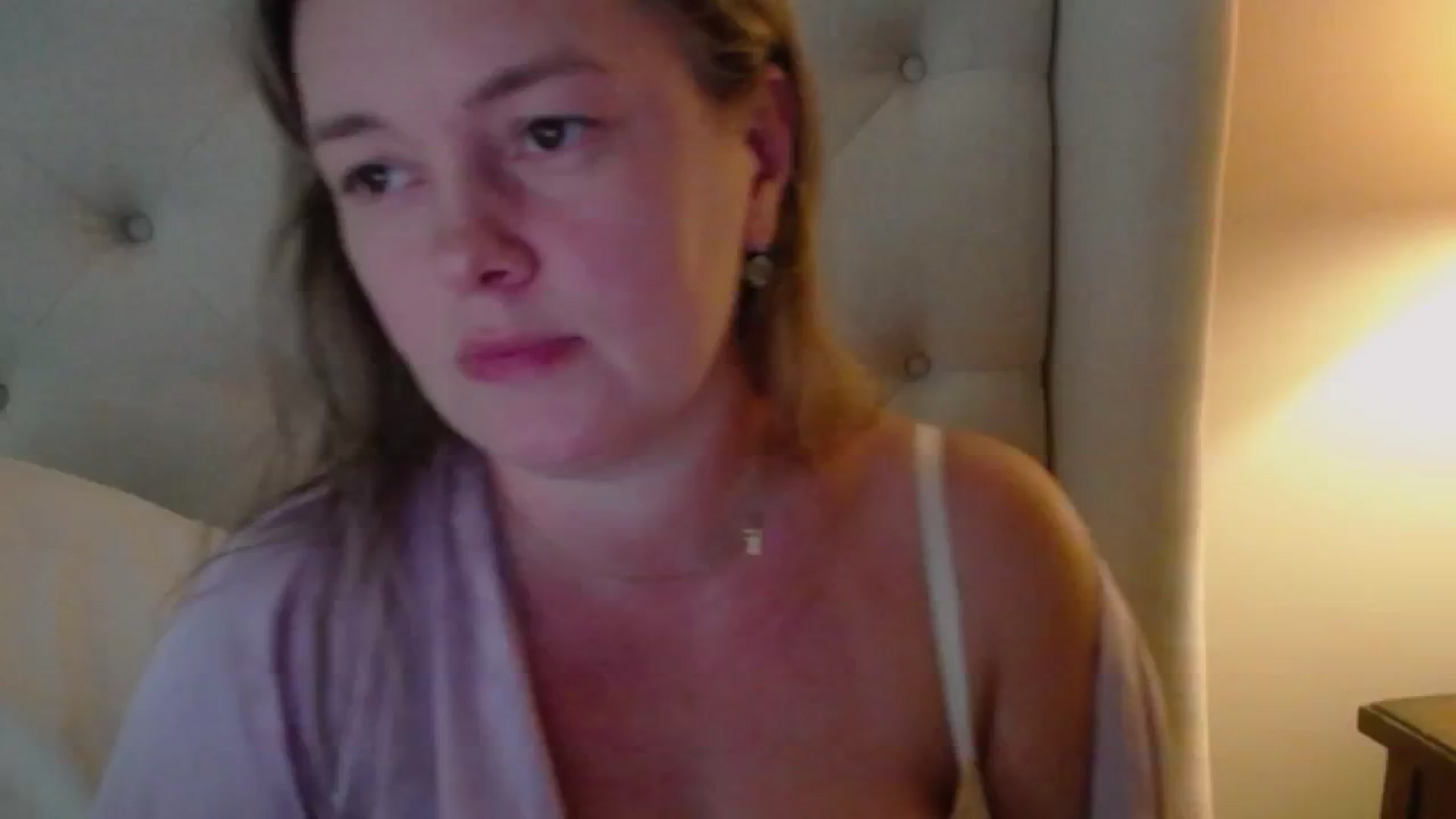 Gallery image thumbnail from J0llye's myfreecams stream on, 08/07/2024, 20:21 image 18 of 20