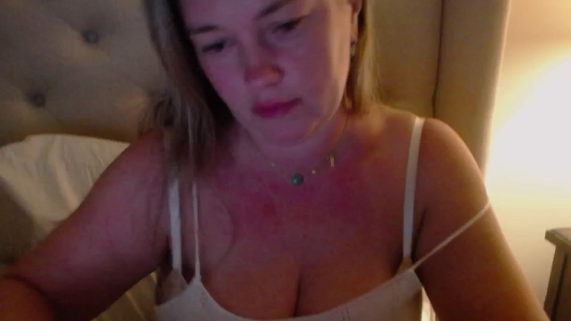 Gallery image thumbnail from J0llye's myfreecams stream on, 08/08/2024, 04:07 image 6 of 20