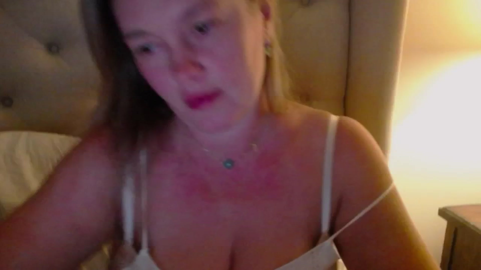 Gallery image thumbnail from J0llye's myfreecams stream on, 08/08/2024, 04:07 image 9 of 20