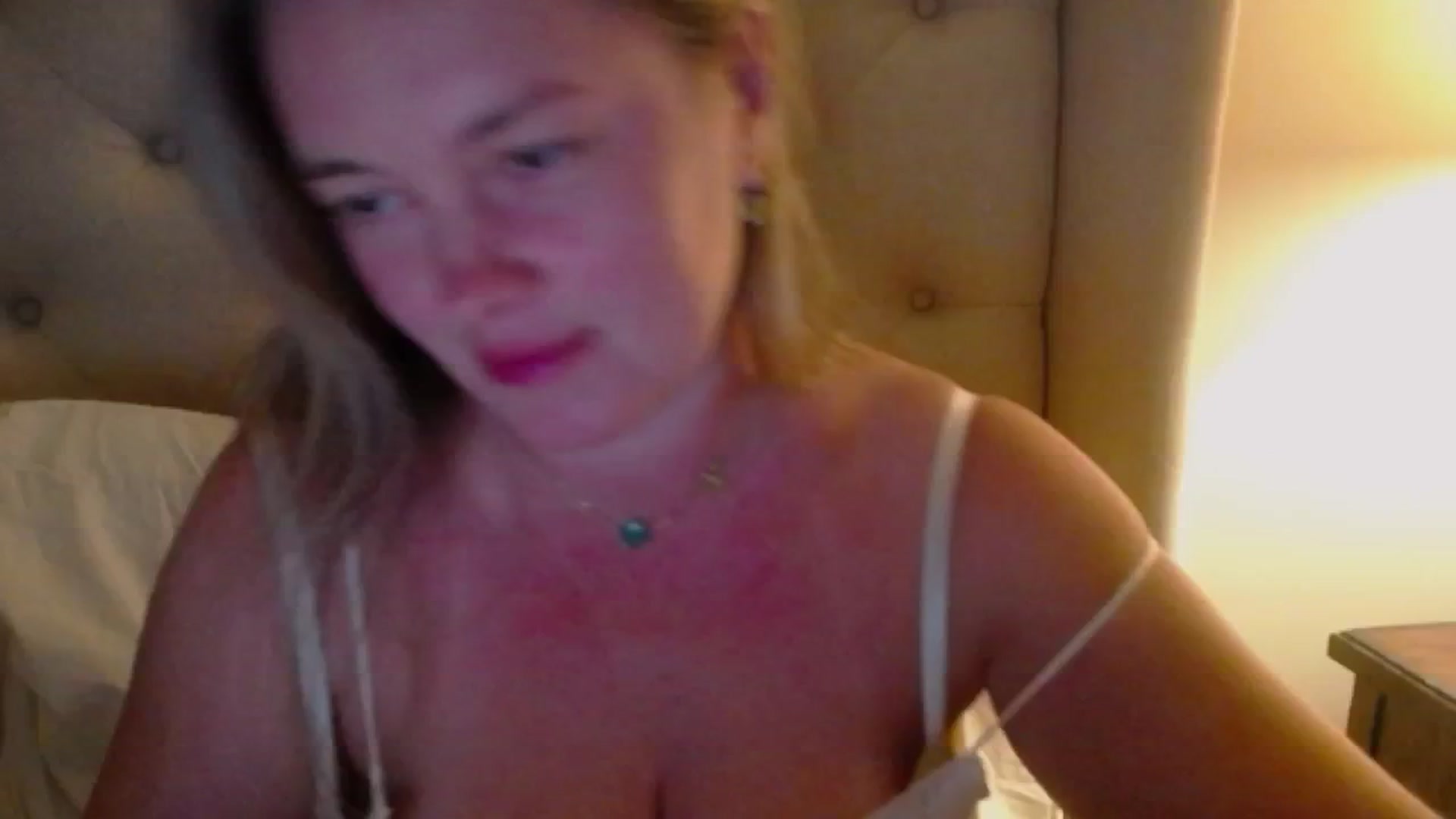 Gallery image thumbnail from J0llye's myfreecams stream on, 08/08/2024, 04:07 image 11 of 20