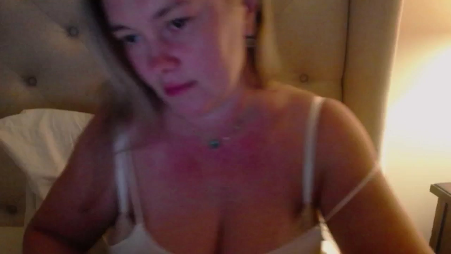 Gallery image thumbnail from J0llye's myfreecams stream on, 08/08/2024, 04:07 image 1 of 20