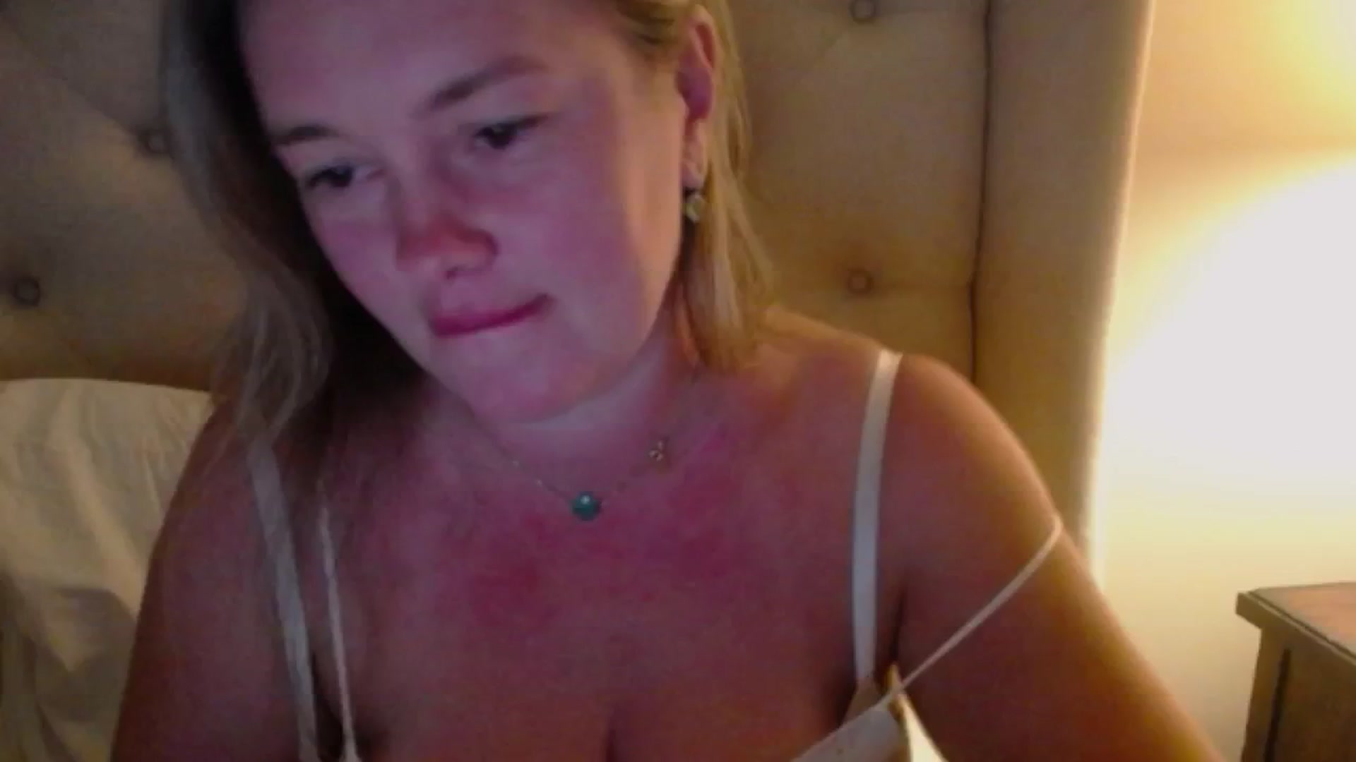Gallery image thumbnail from J0llye's myfreecams stream on, 08/08/2024, 04:07 image 10 of 20