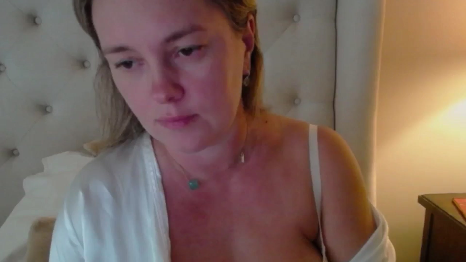 Gallery image thumbnail from J0llye's myfreecams stream on, 08/09/2024, 20:31 image 12 of 20