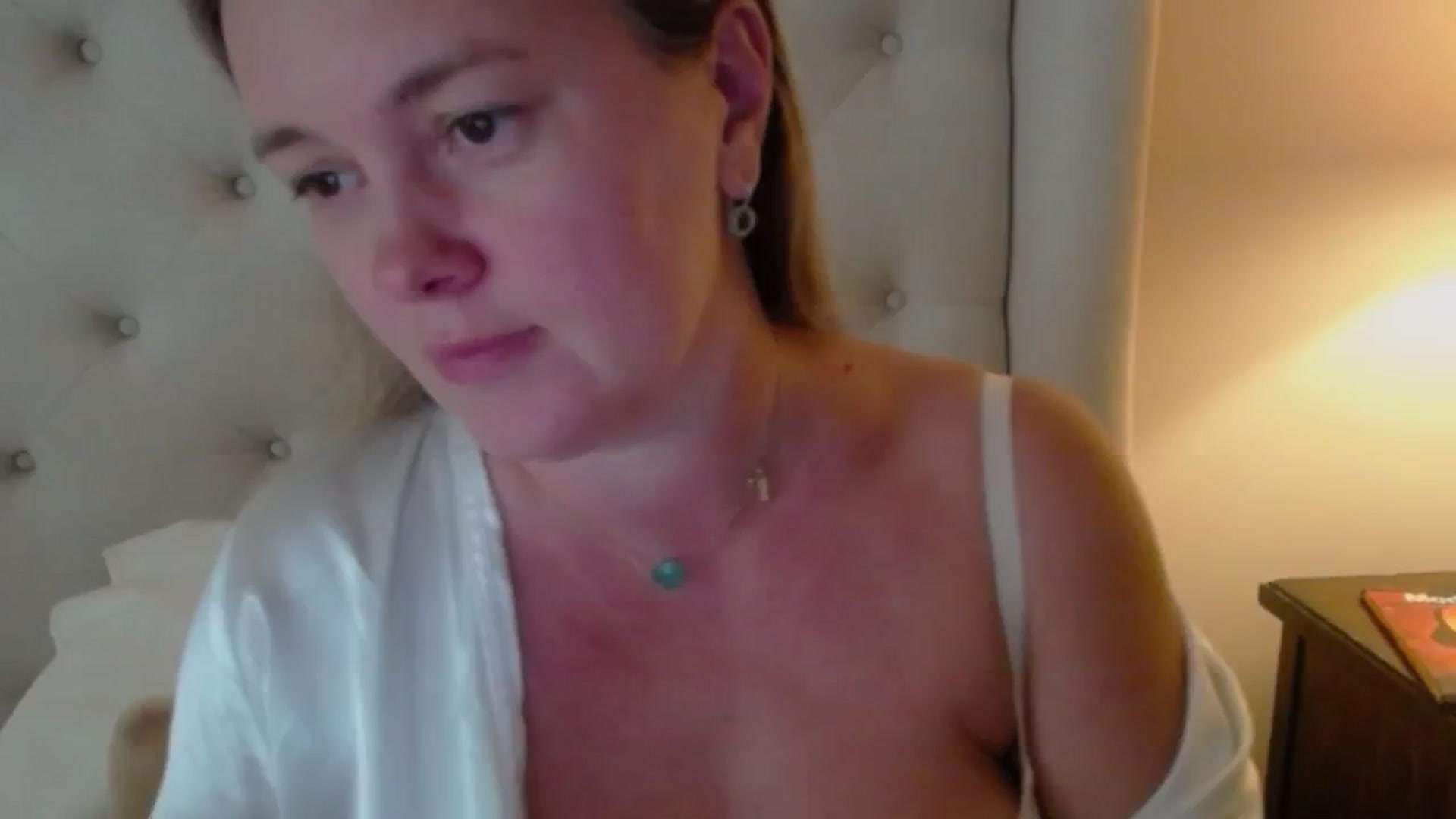 Gallery image thumbnail from J0llye's myfreecams stream on, 08/09/2024, 20:31 image 6 of 20