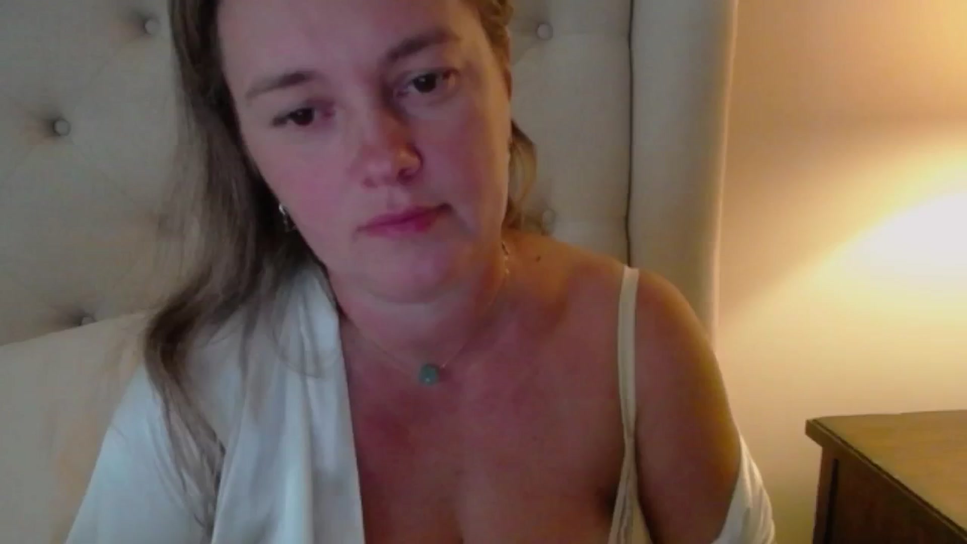 Gallery image thumbnail from J0llye's myfreecams stream on, 08/10/2024, 19:58 image 16 of 20