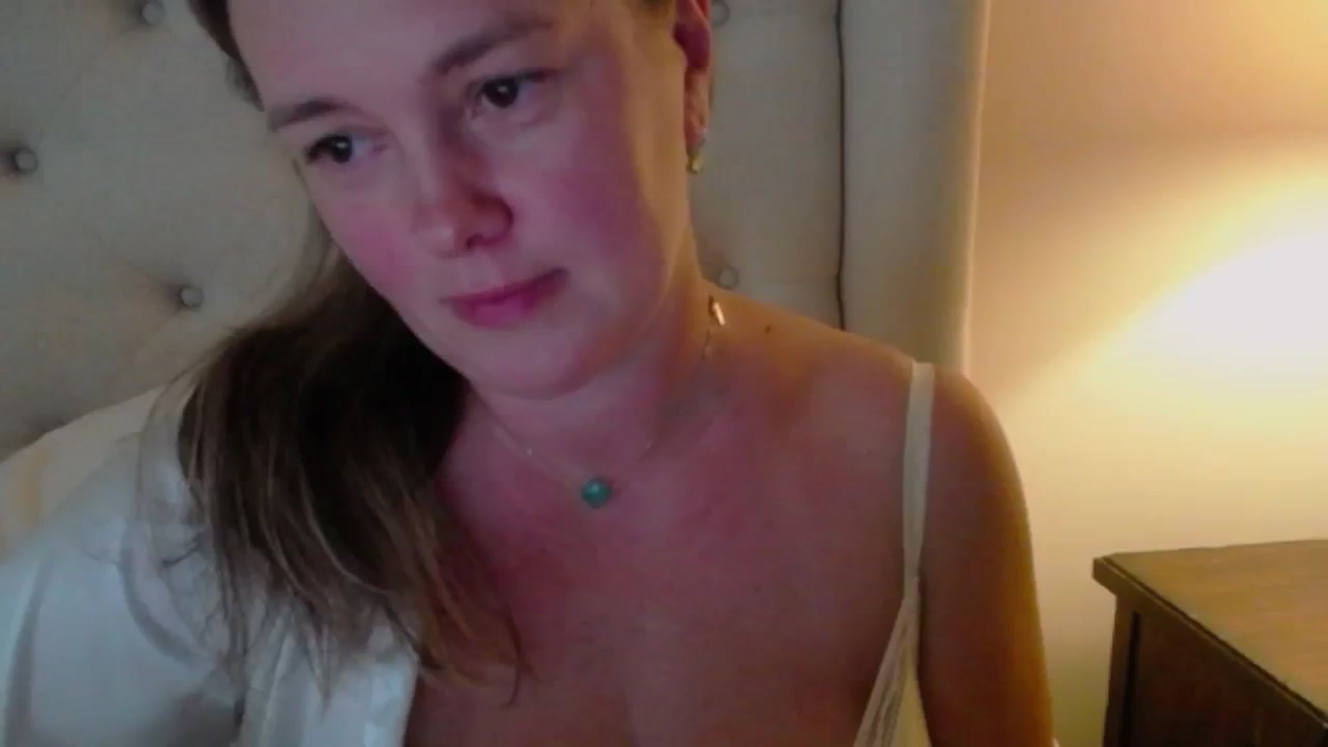 Gallery image thumbnail from J0llye's myfreecams stream on, 08/10/2024, 20:35 image 6 of 20
