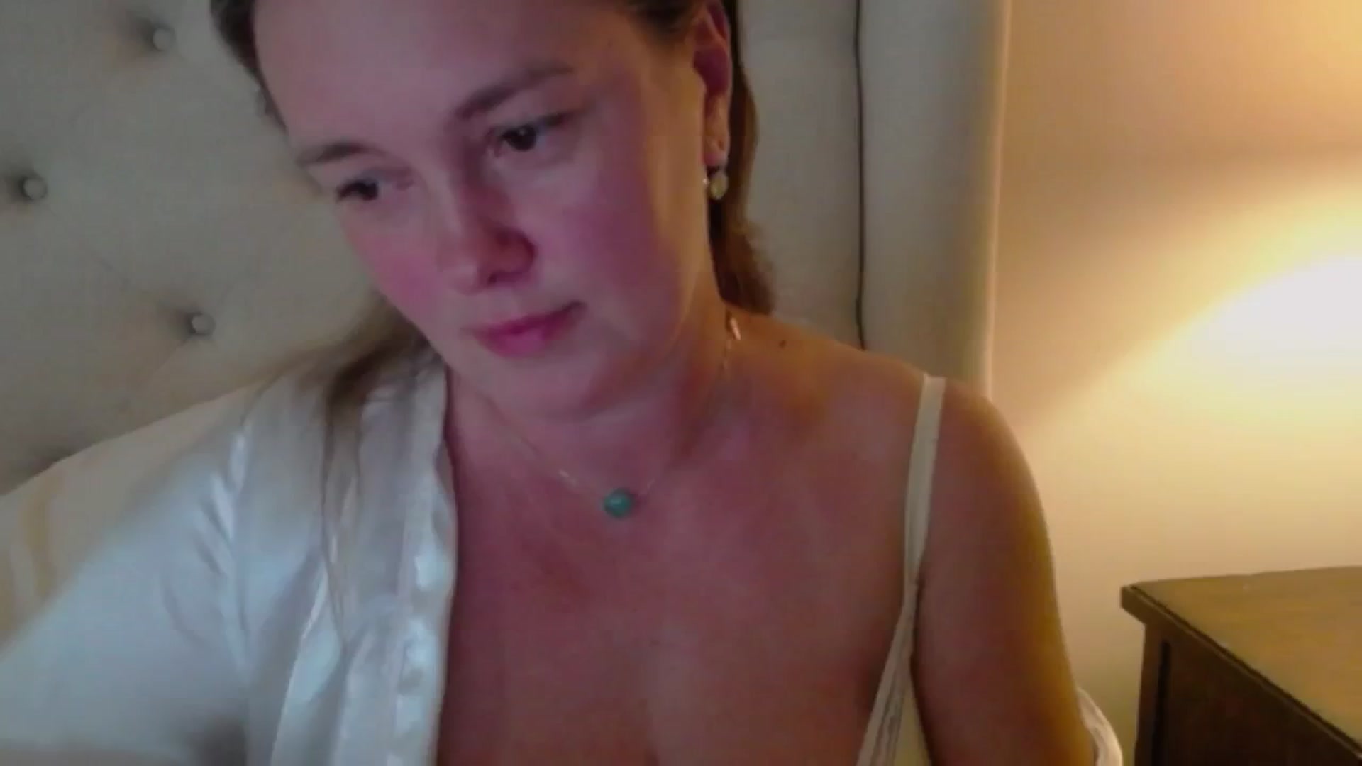 Gallery image thumbnail from J0llye's myfreecams stream on, 08/10/2024, 20:35 image 5 of 20