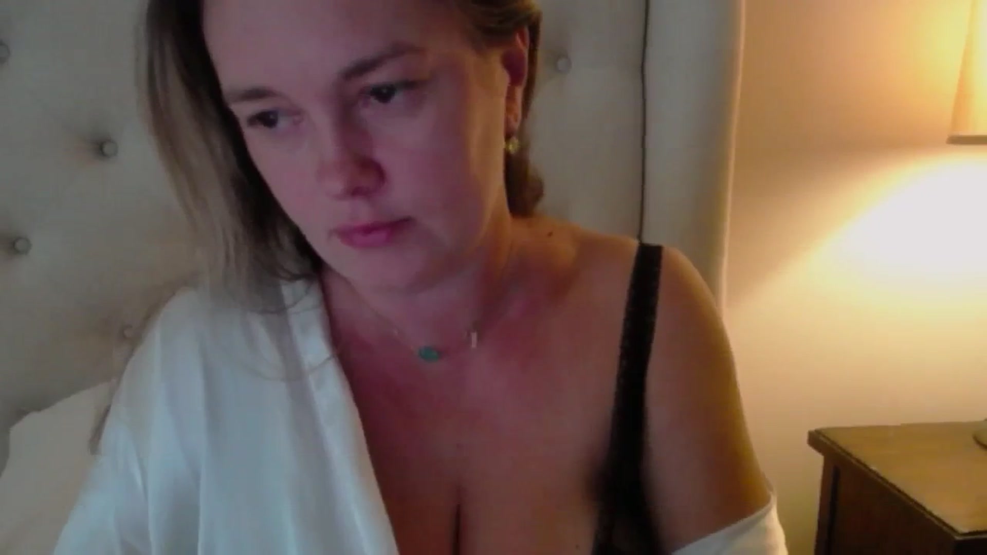 Gallery image thumbnail from J0llye's myfreecams stream on, 08/11/2024, 20:03 image 3 of 20