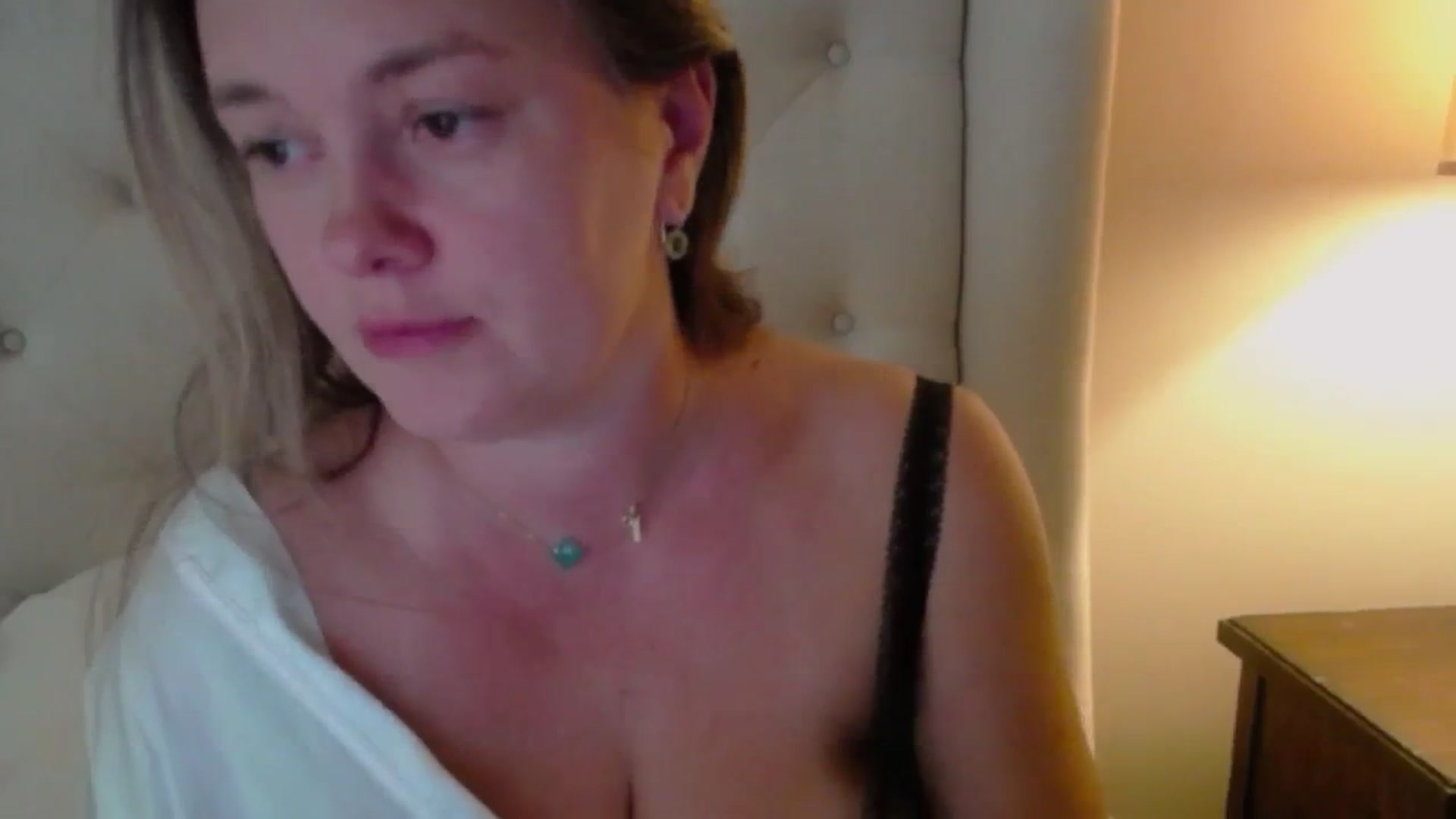 Gallery image thumbnail from J0llye's myfreecams stream on, 08/11/2024, 20:03 image 6 of 20