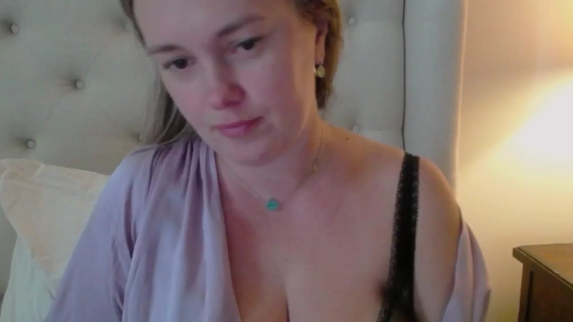 Gallery image thumbnail from J0llye's myfreecams stream on, 08/15/2024, 20:17 image 3 of 20