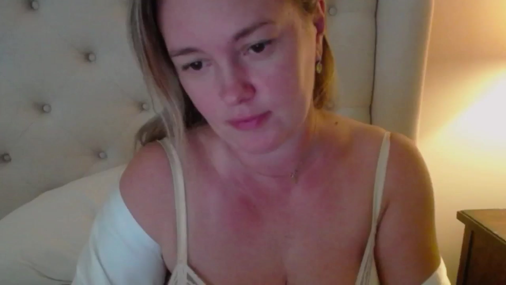Gallery image thumbnail from J0llye's myfreecams stream on, 08/16/2024, 19:56 image 7 of 20