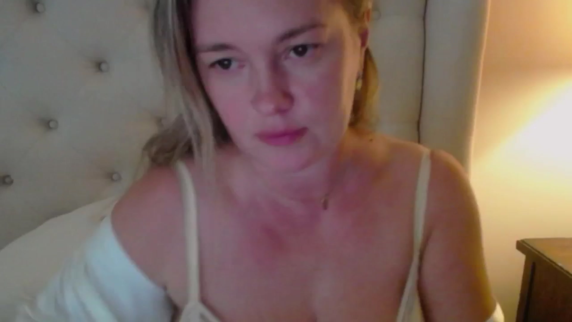 Gallery image thumbnail from J0llye's myfreecams stream on, 08/16/2024, 19:56 image 14 of 20