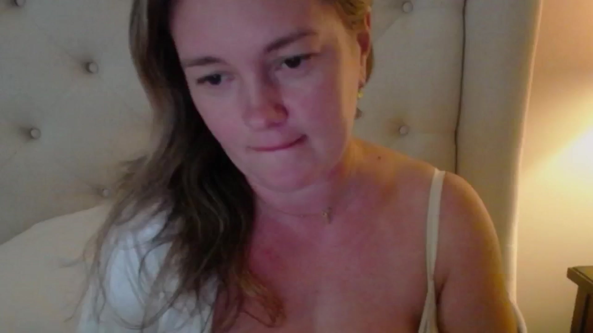 Gallery image thumbnail from J0llye's myfreecams stream on, 08/16/2024, 20:56 image 3 of 20