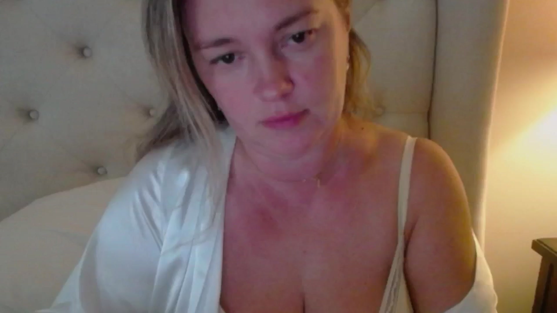 Gallery image thumbnail from J0llye's myfreecams stream on, 08/16/2024, 20:56 image 1 of 20