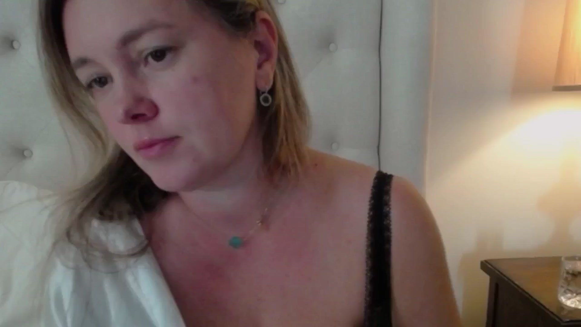 Gallery image thumbnail from J0llye's myfreecams stream on, 08/20/2024, 15:21 image 11 of 20