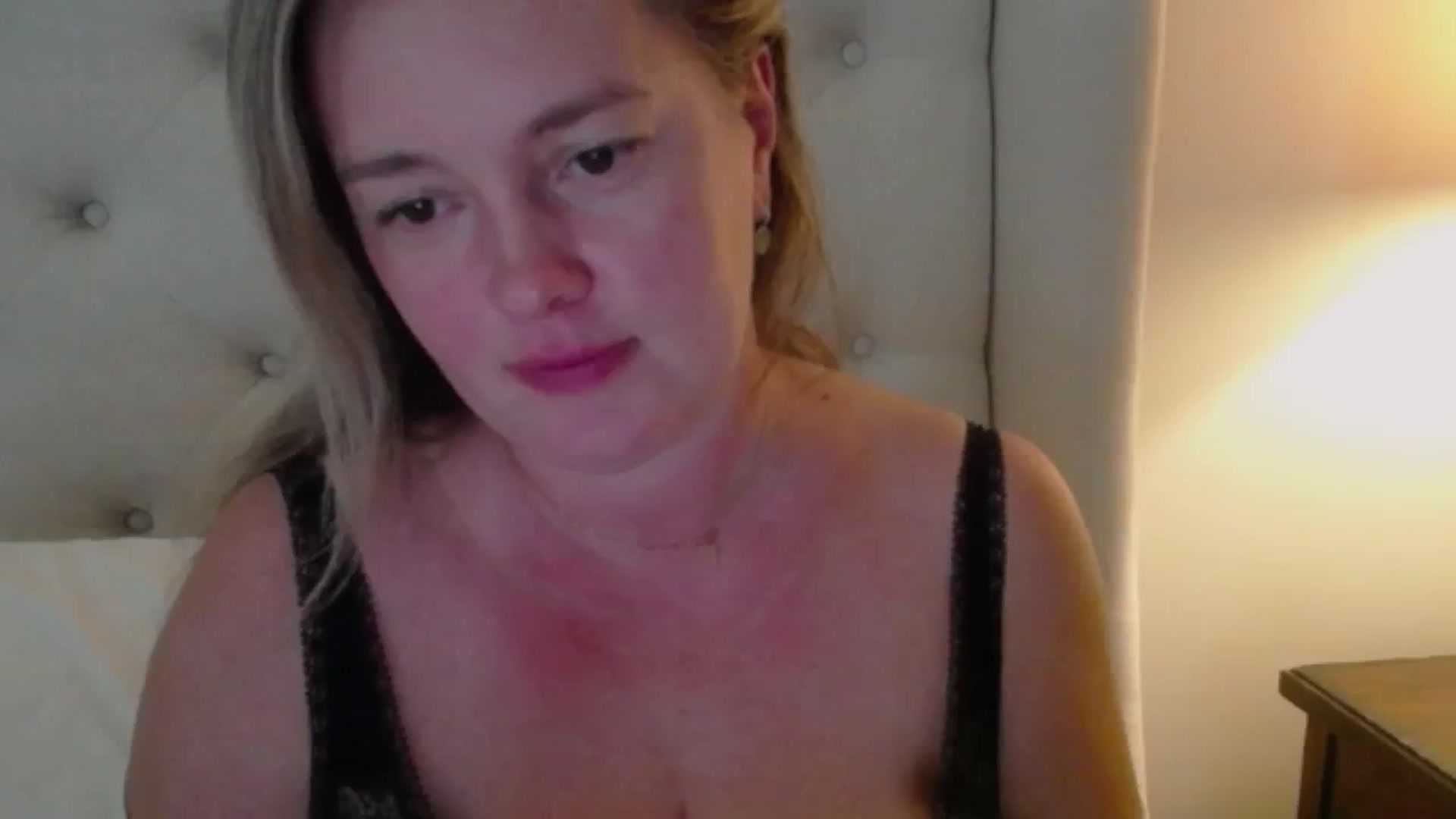 Gallery image thumbnail from J0llye's myfreecams stream on, 08/20/2024, 19:07 image 3 of 20