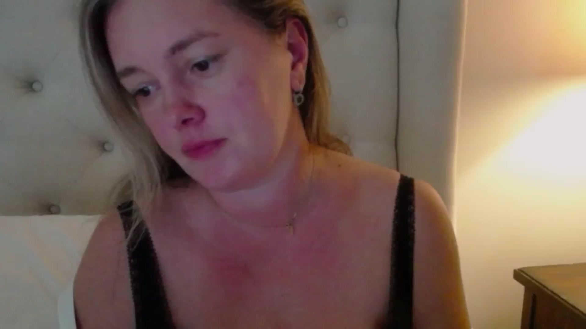 Gallery image thumbnail from J0llye's myfreecams stream on, 08/20/2024, 19:07 image 7 of 20