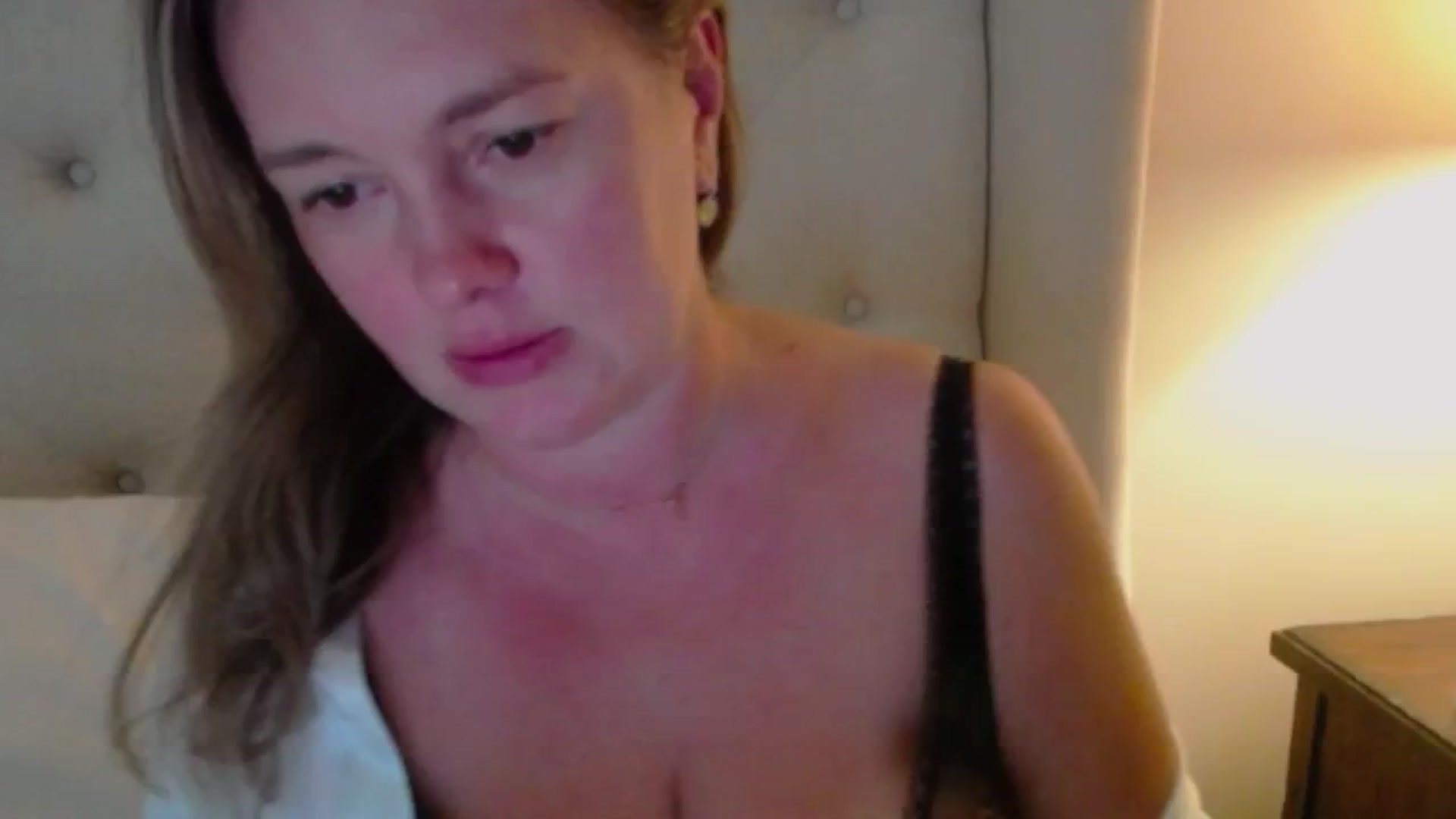 Gallery image thumbnail from J0llye's myfreecams stream on, 08/20/2024, 19:07 image 16 of 20