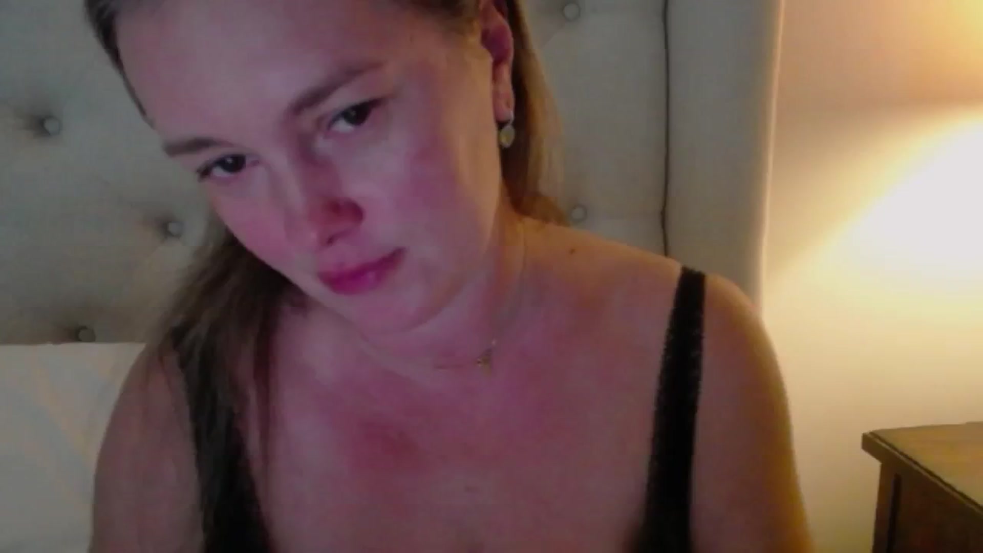 Gallery image thumbnail from J0llye's myfreecams stream on, 08/20/2024, 19:07 image 14 of 20