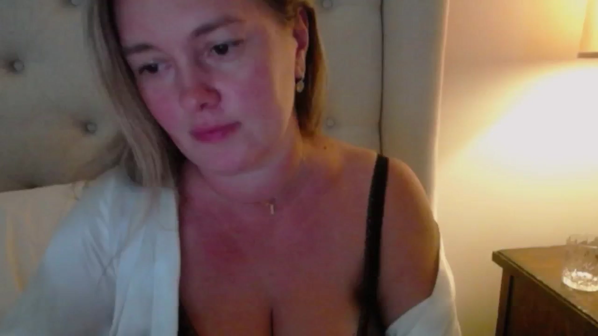 Gallery image thumbnail from J0llye's myfreecams stream on, 08/20/2024, 19:53 image 3 of 20