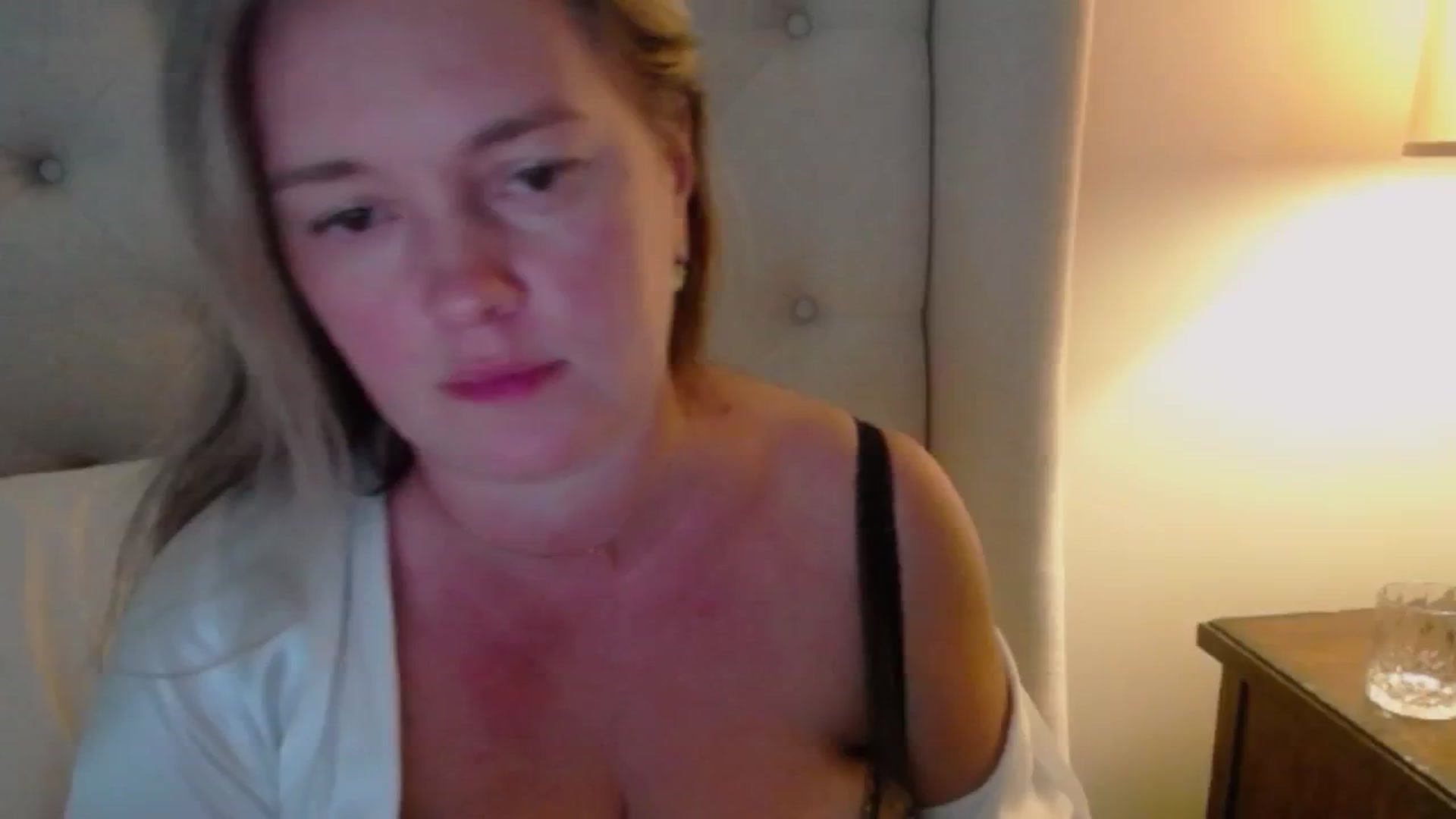 Gallery image thumbnail from J0llye's myfreecams stream on, 08/20/2024, 19:53 image 18 of 20