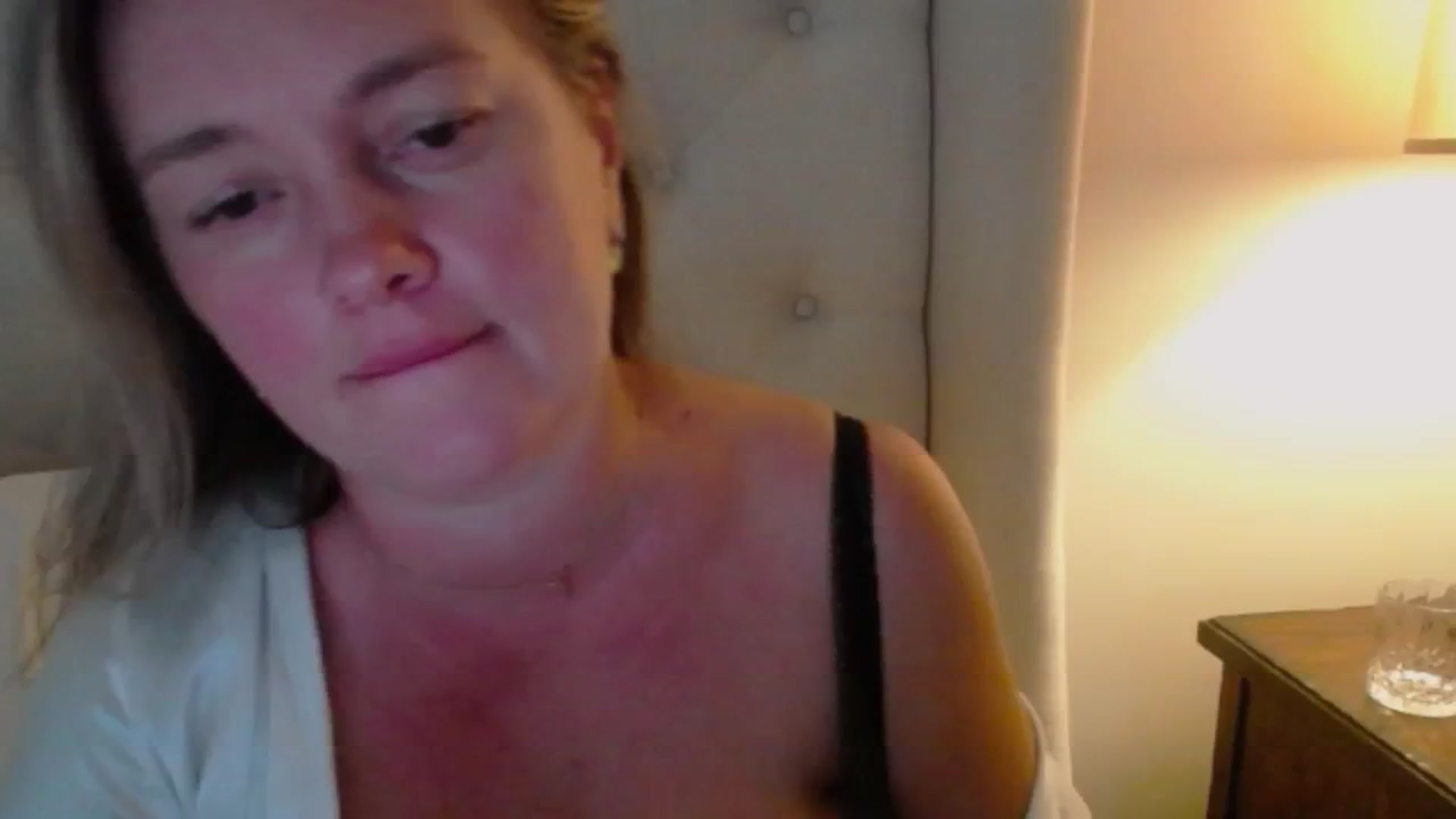 Gallery image thumbnail from J0llye's myfreecams stream on, 08/20/2024, 19:53 image 16 of 20