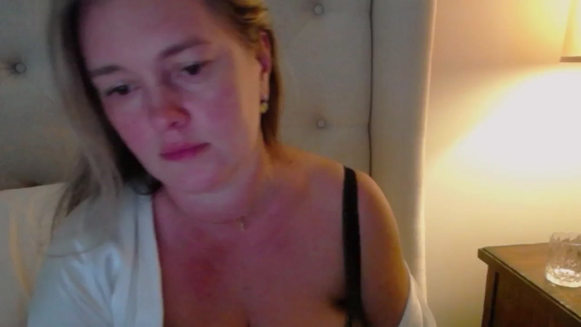Gallery image thumbnail from J0llye's myfreecams stream on, 08/20/2024, 19:53 image 17 of 20