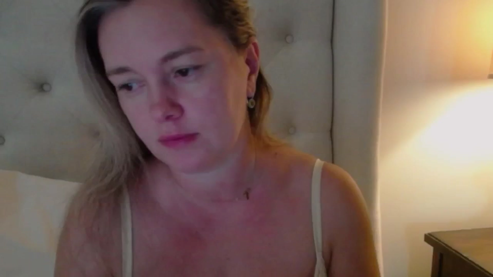Gallery image thumbnail from J0llye's myfreecams stream on, 08/22/2024, 16:50 image 4 of 20