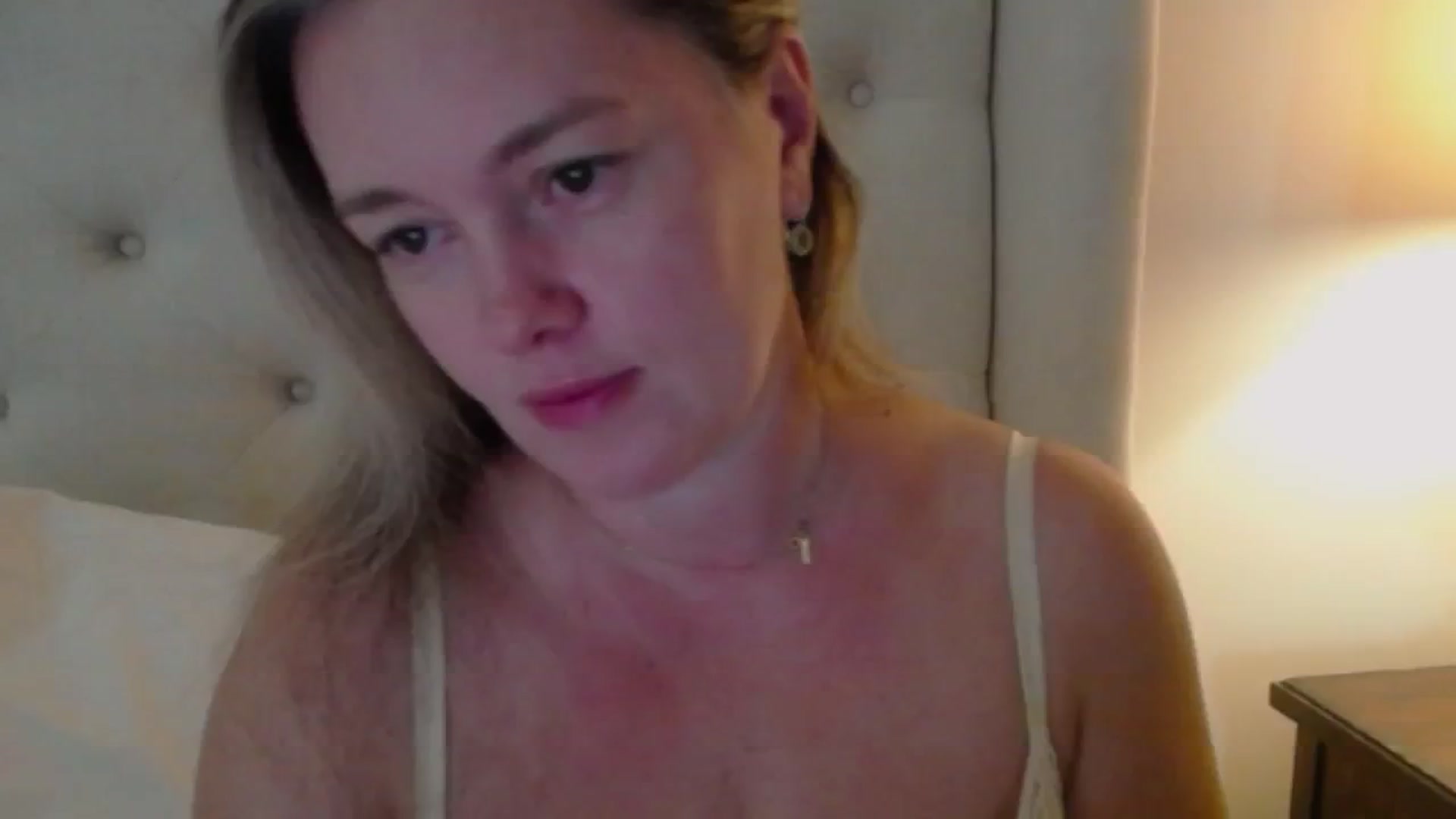 Gallery image thumbnail from J0llye's myfreecams stream on, 08/22/2024, 16:50 image 5 of 20