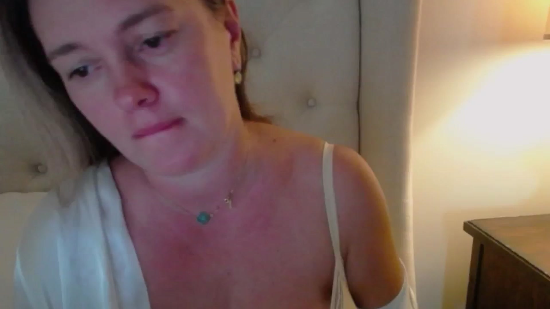 Gallery image thumbnail from J0llye's myfreecams stream on, 08/22/2024, 19:49 image 12 of 20