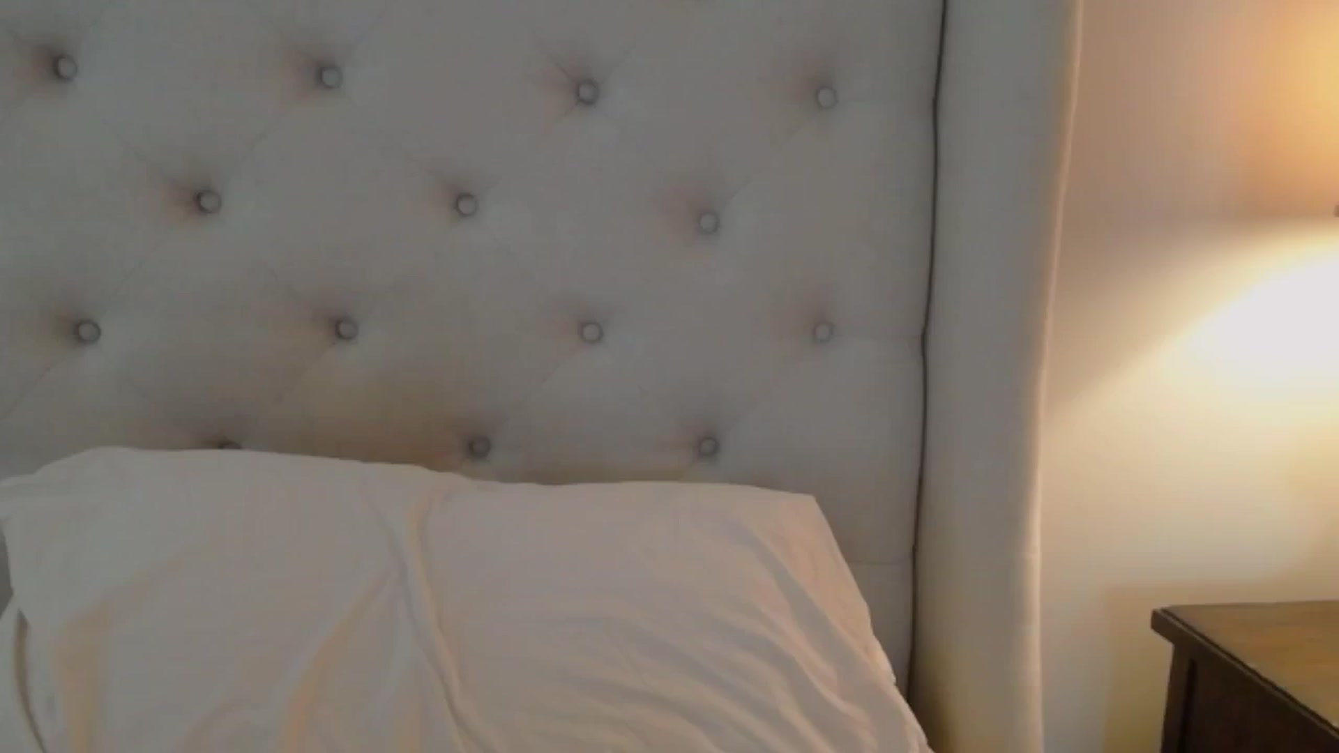 Gallery image thumbnail from J0llye's myfreecams stream on, 08/23/2024, 16:18 image 15 of 20
