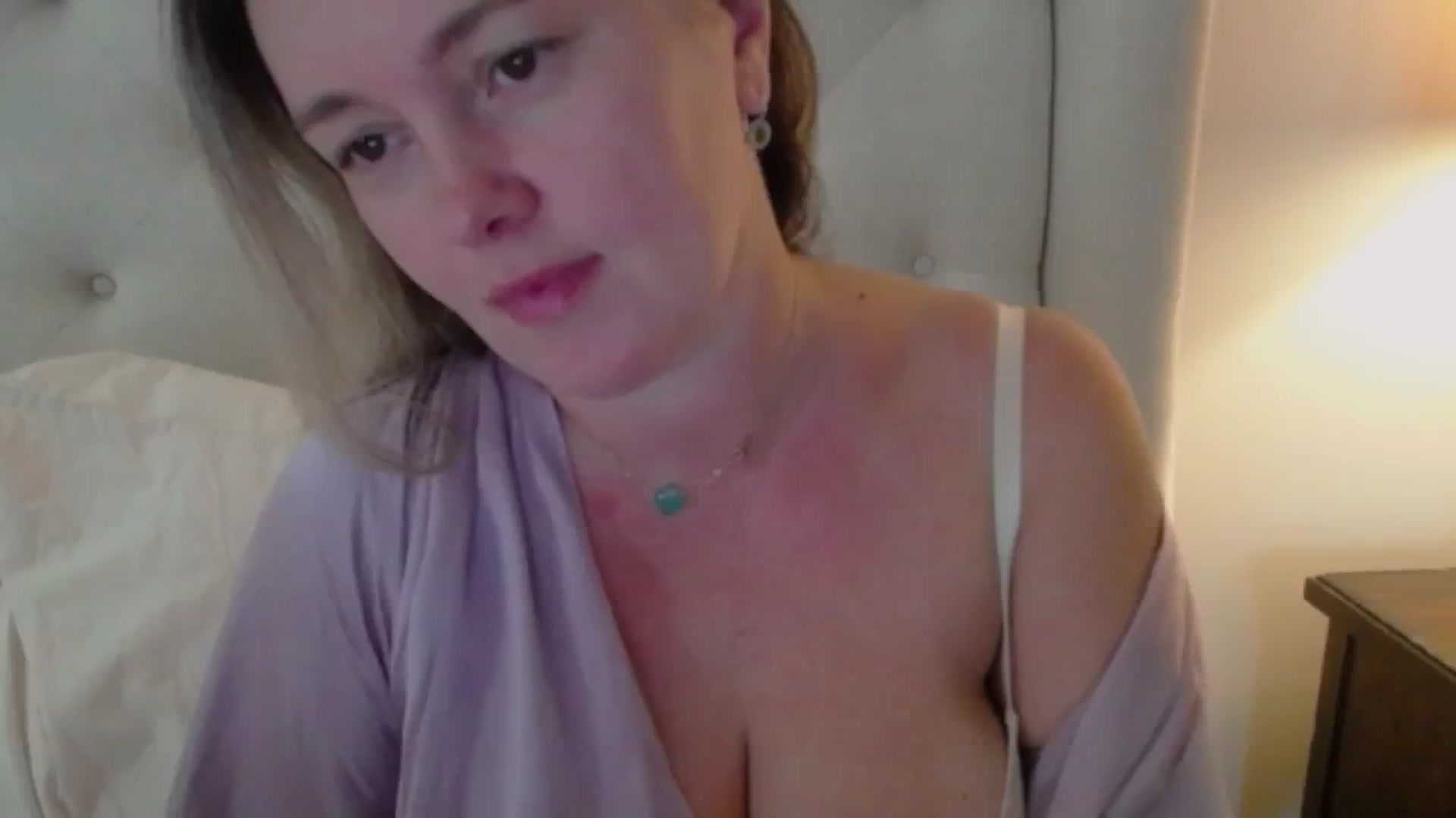 Gallery image thumbnail from J0llye's myfreecams stream on, 08/23/2024, 16:18 image 2 of 20