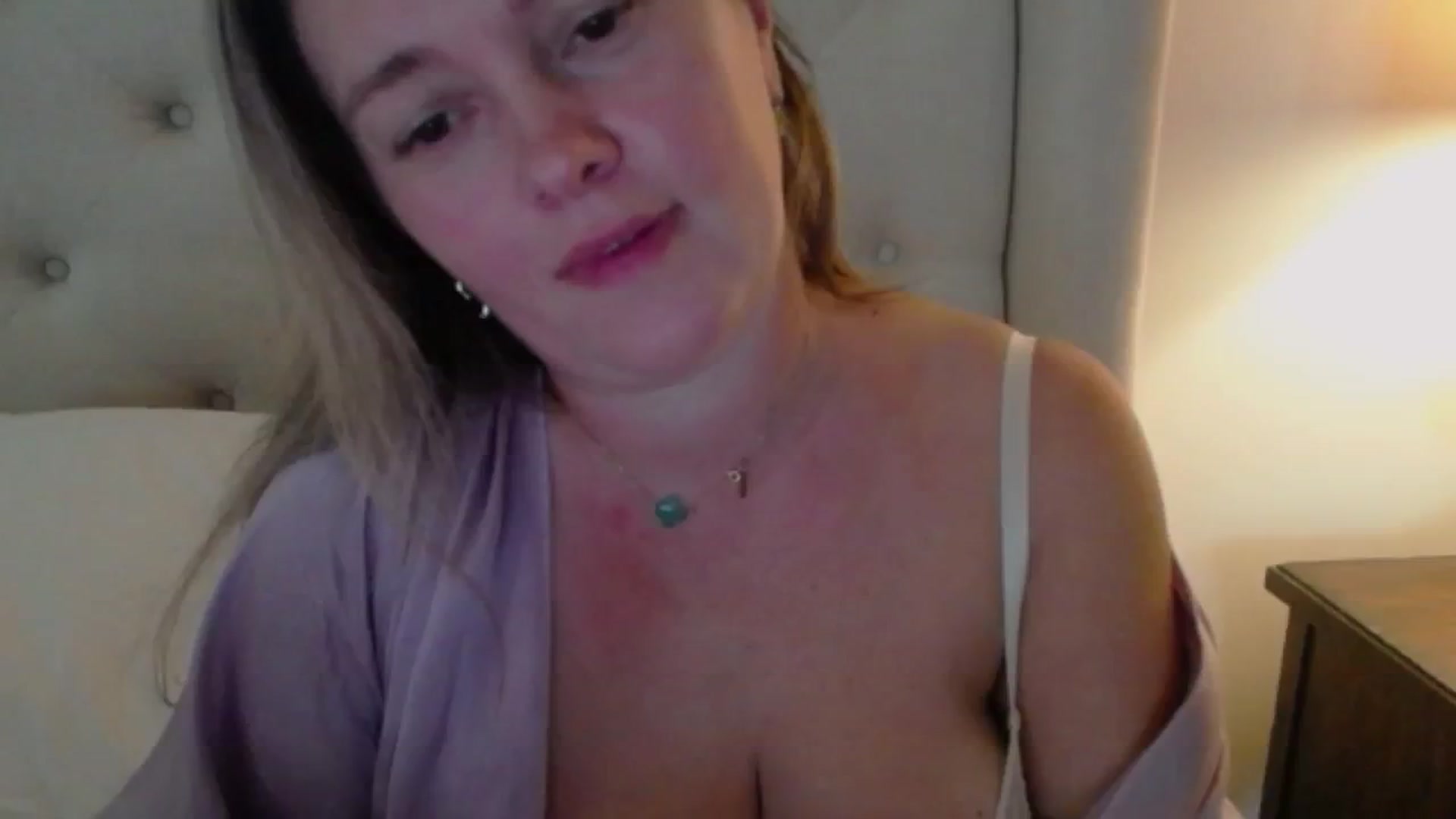 Gallery image thumbnail from J0llye's myfreecams stream on, 08/23/2024, 17:02 image 5 of 20
