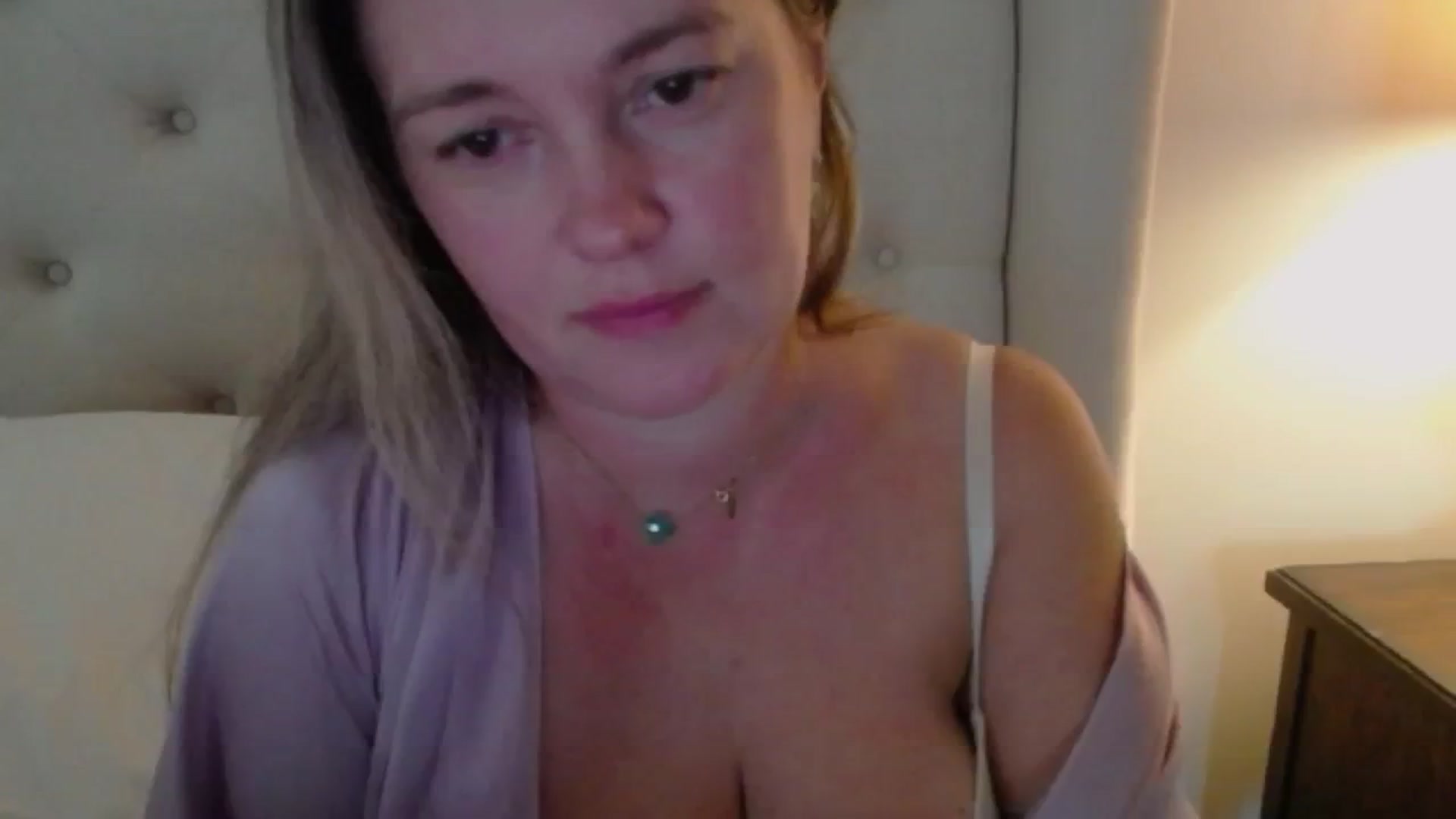 Gallery image thumbnail from J0llye's myfreecams stream on, 08/23/2024, 17:02 image 7 of 20