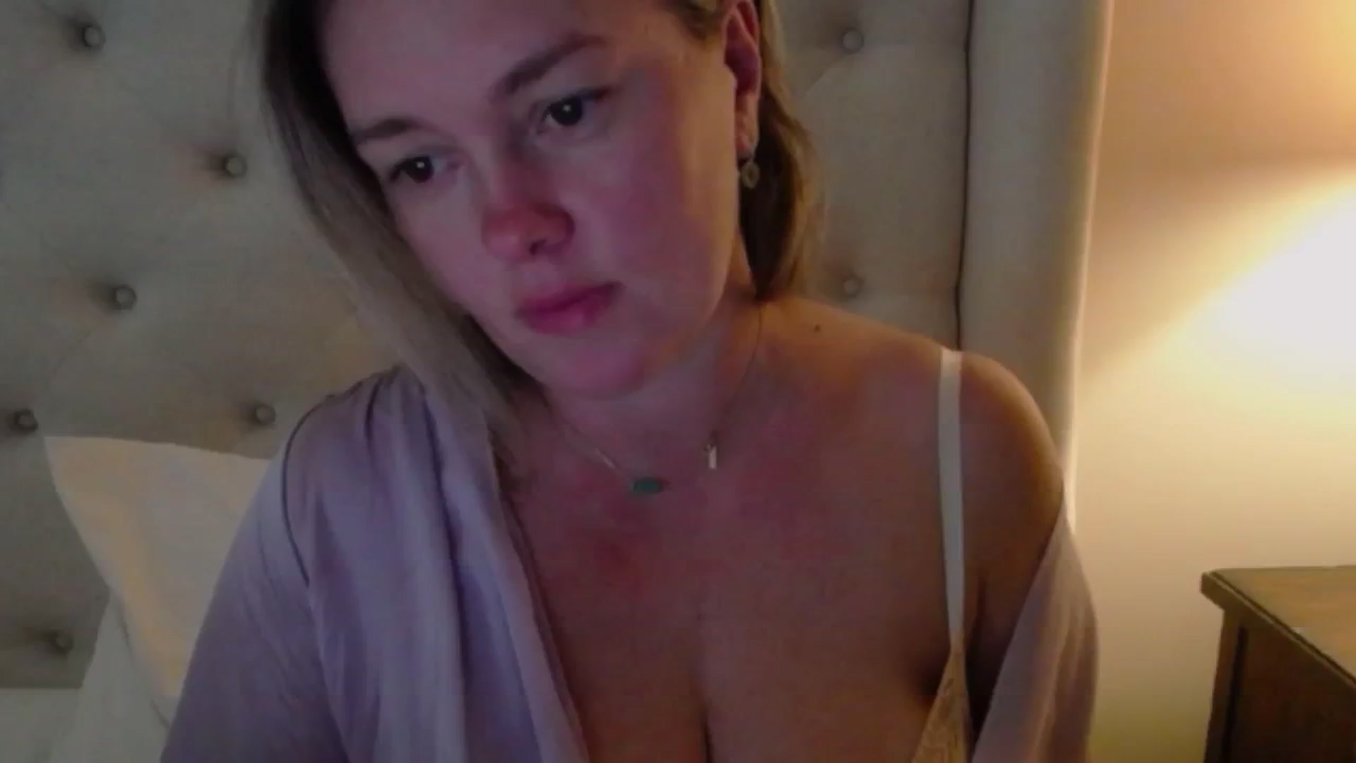 Gallery image thumbnail from J0llye's myfreecams stream on, 08/24/2024, 20:04 image 1 of 20