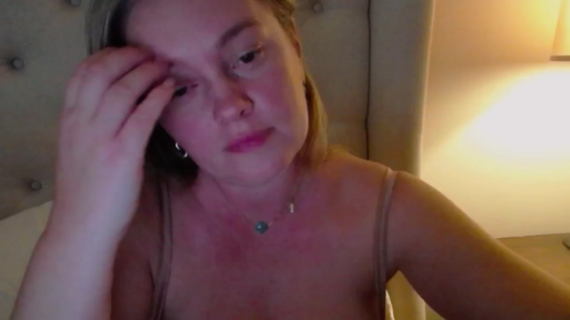 Gallery image thumbnail from J0llye's myfreecams stream on, 08/25/2024, 20:48 image 4 of 20