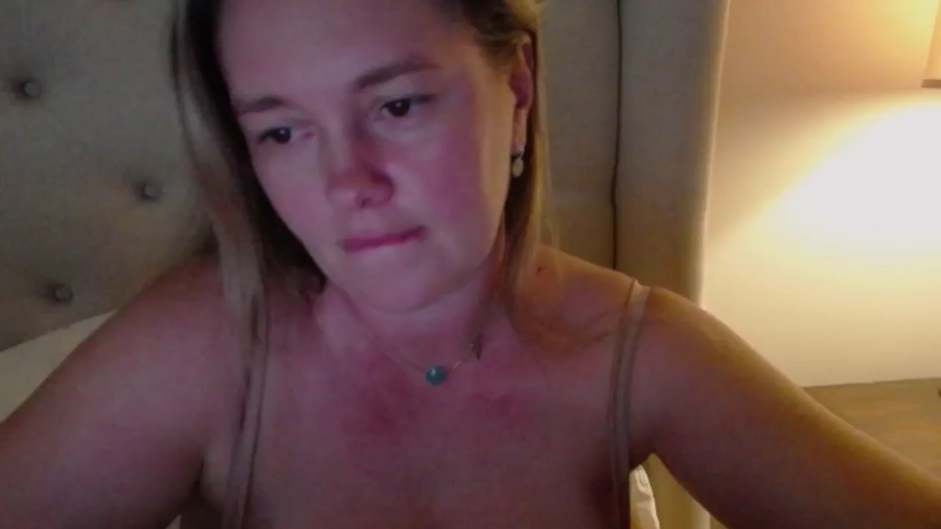 Gallery image thumbnail from J0llye's myfreecams stream on, 08/25/2024, 20:48 image 19 of 20