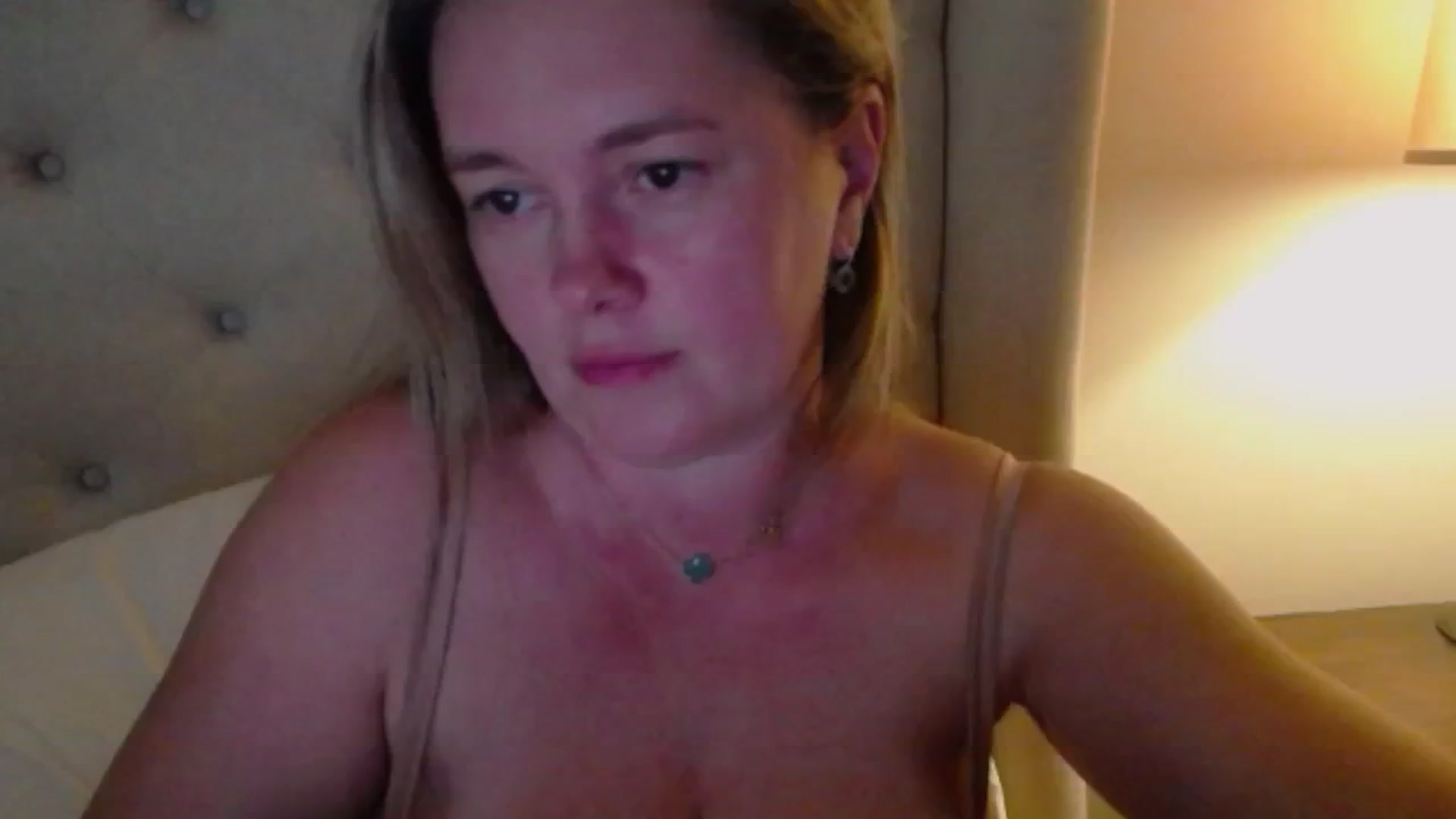 Gallery image thumbnail from J0llye's myfreecams stream on, 08/25/2024, 20:48 image 5 of 20